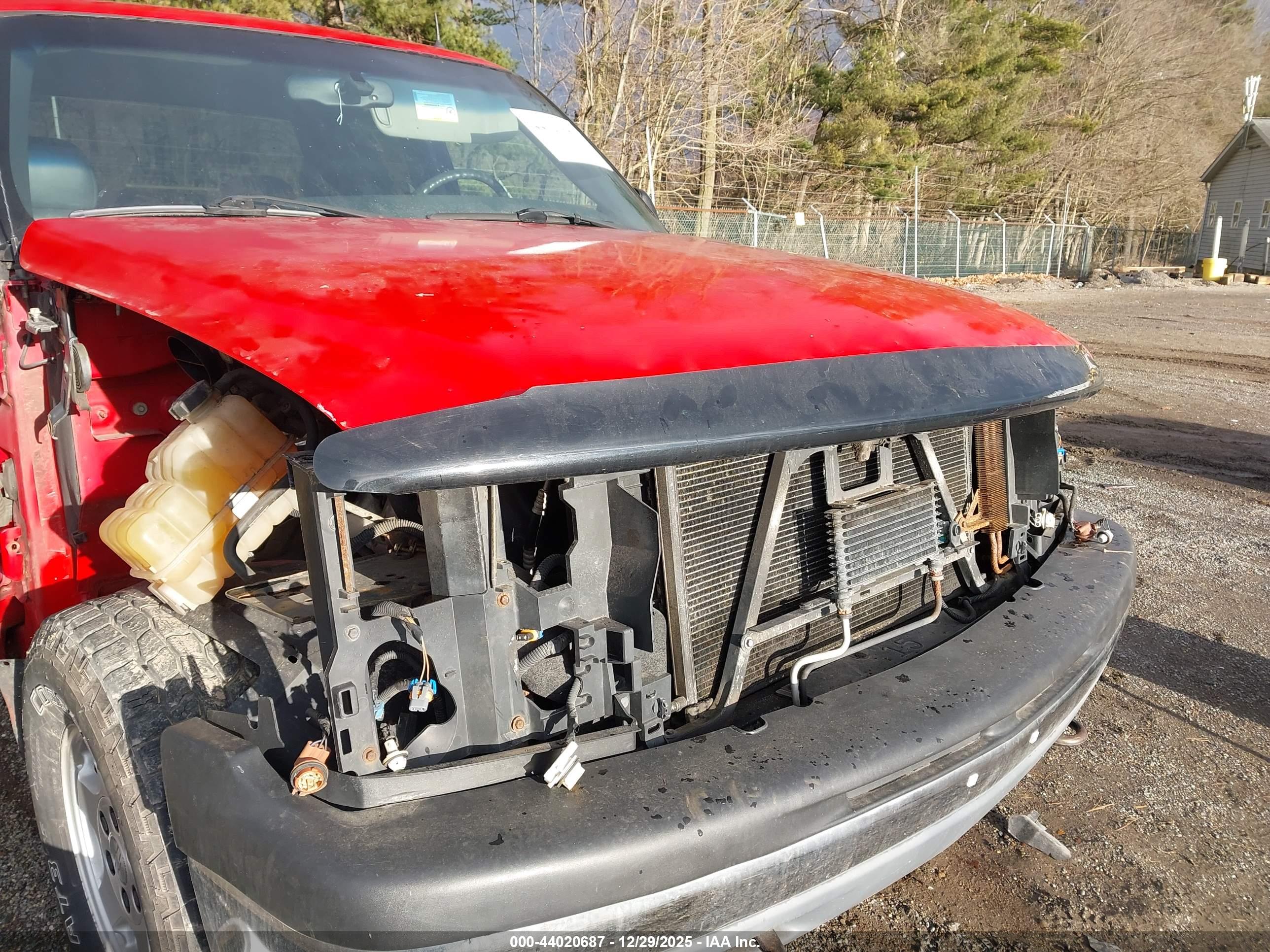 CHEVROLET SILVERADO image 6
