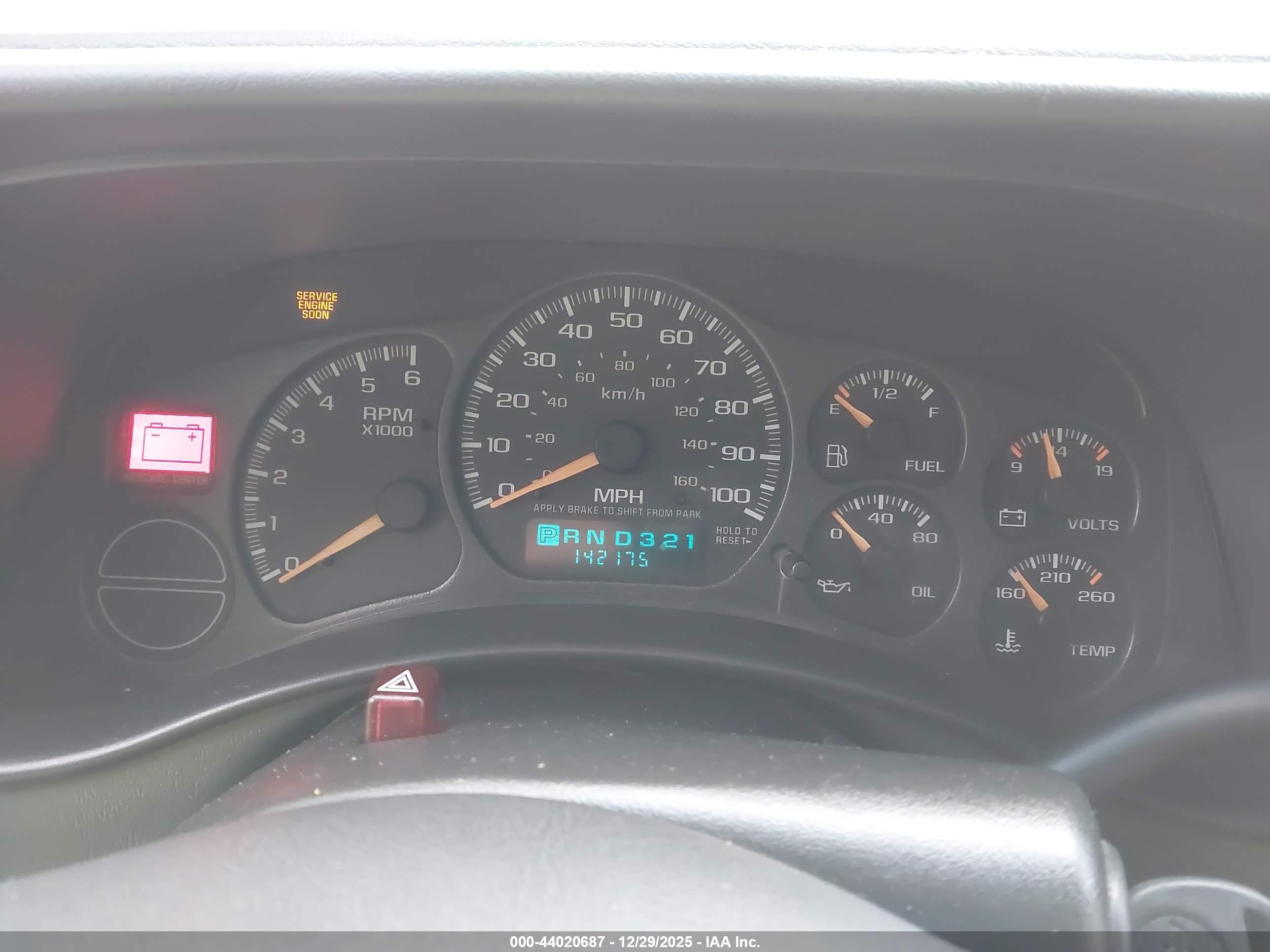 CHEVROLET SILVERADO image 7