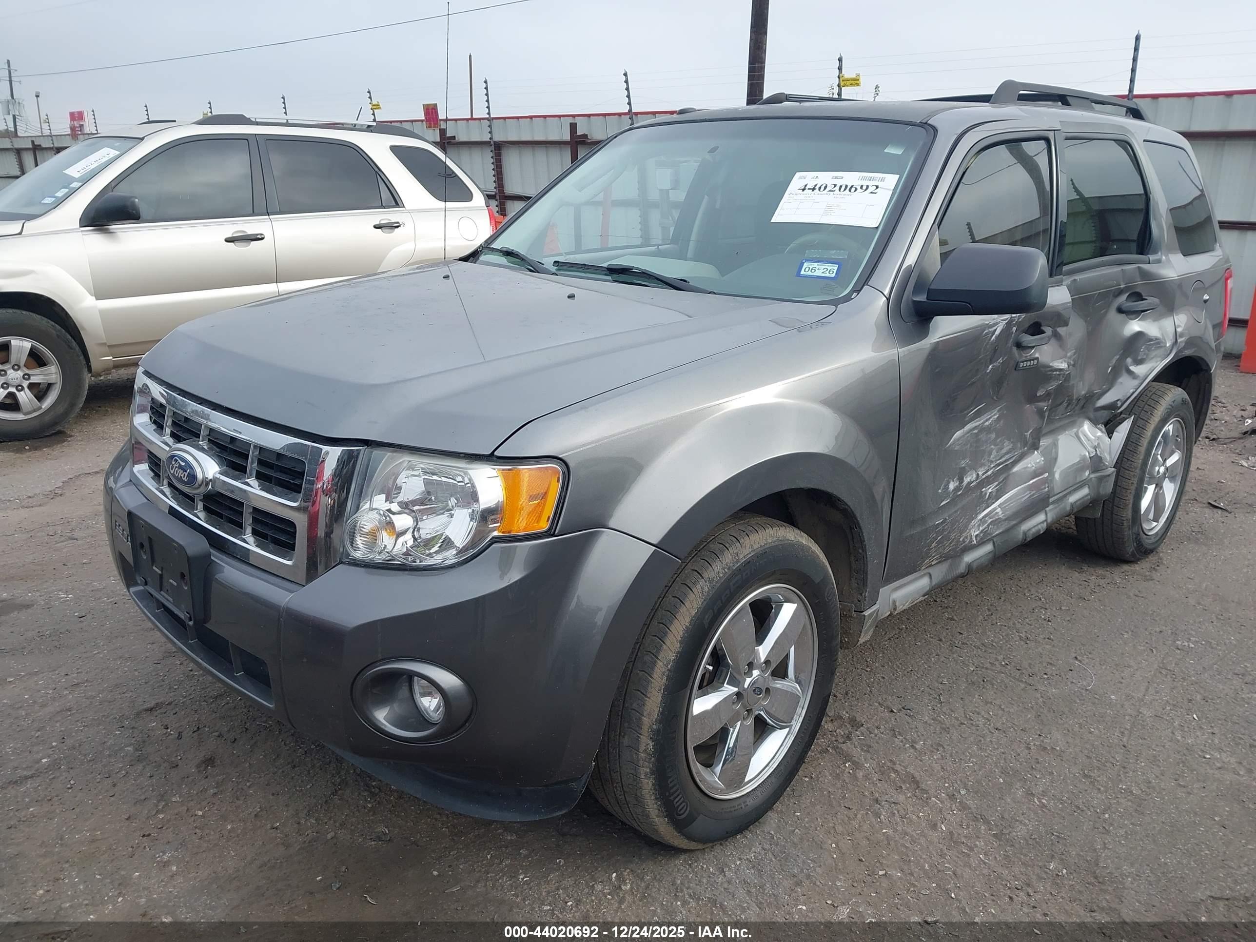 FORD ESCAPE image 6