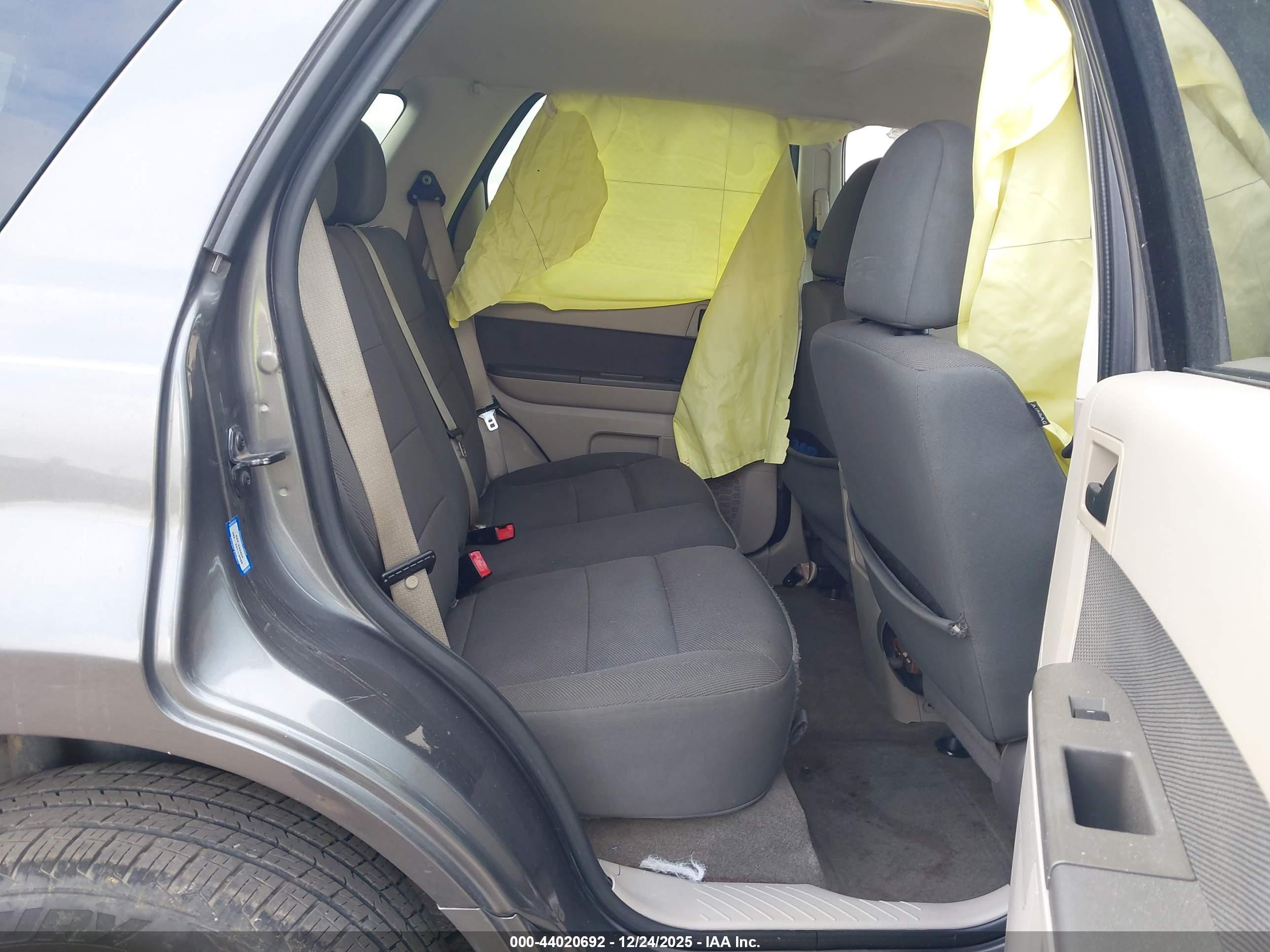 FORD ESCAPE image 8