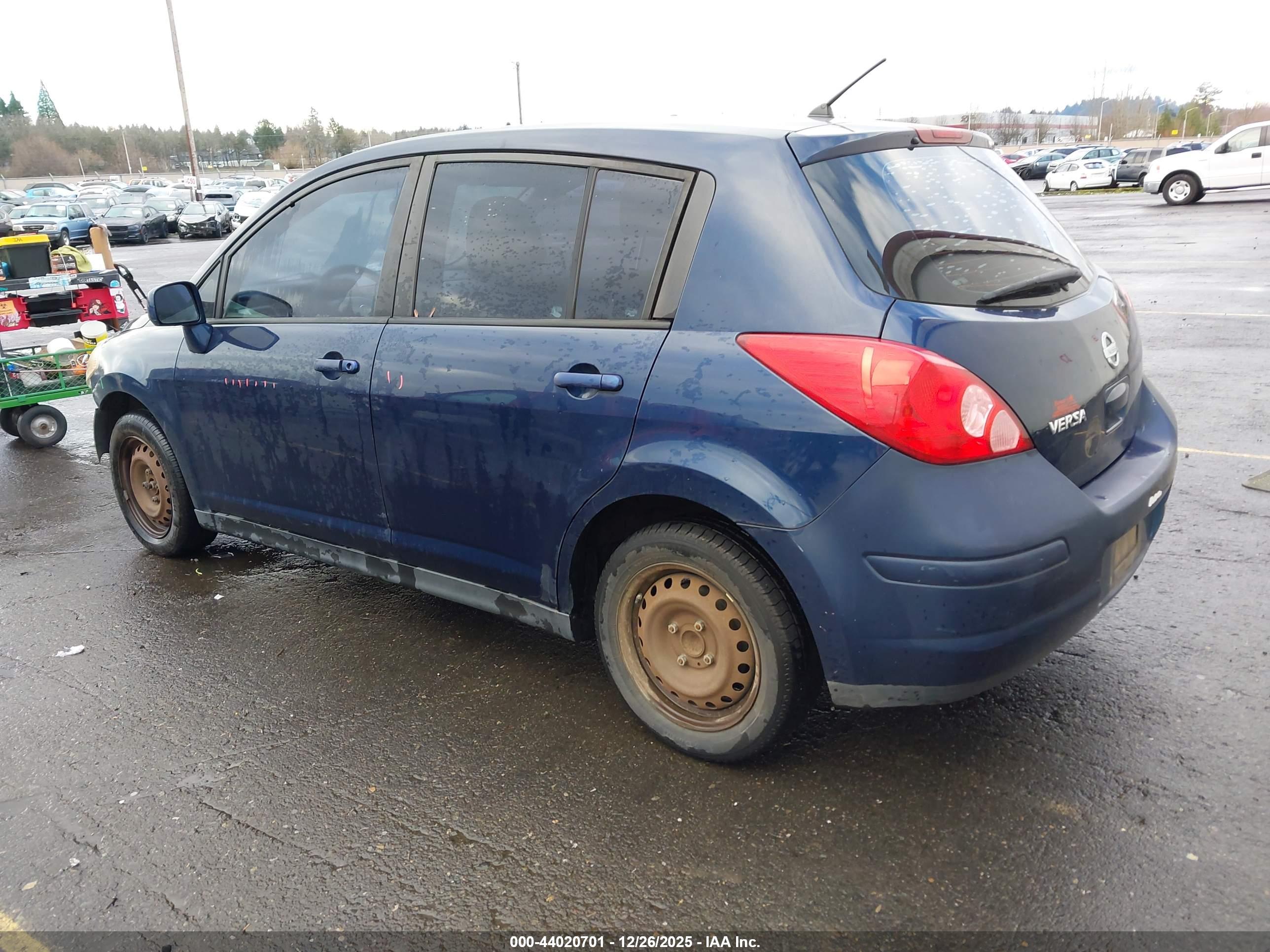 NISSAN VERSA image 3