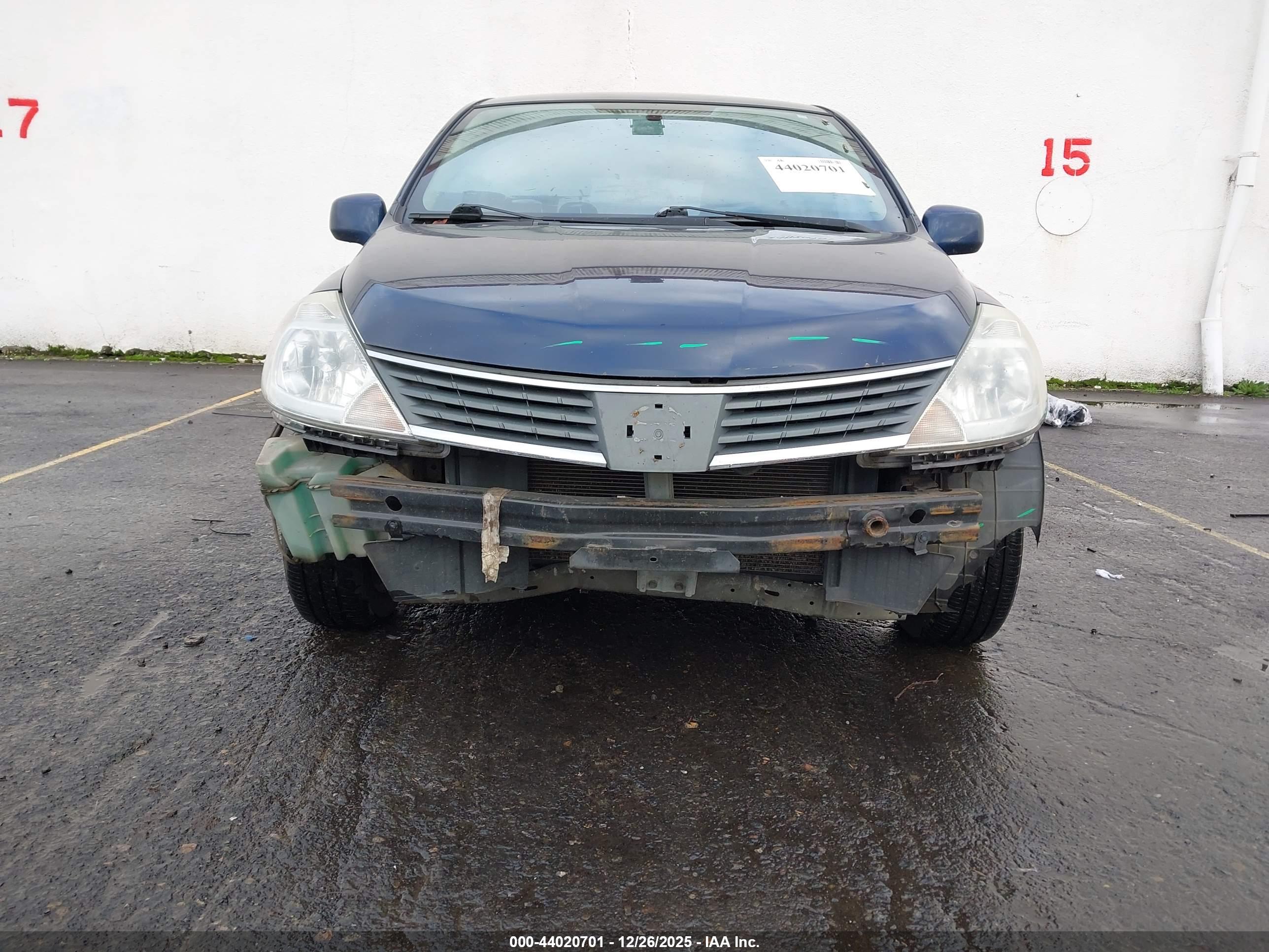 NISSAN VERSA image 6