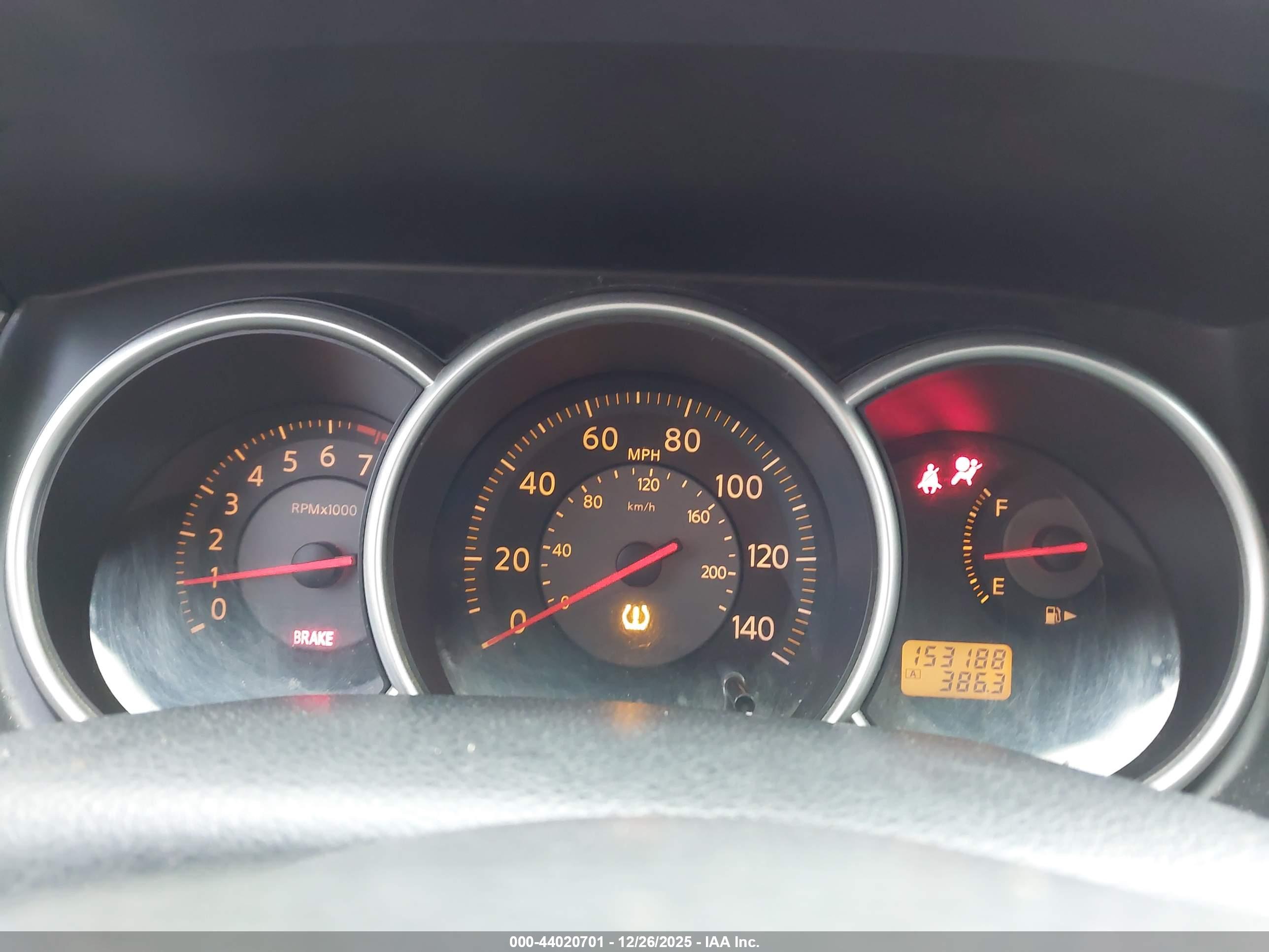 NISSAN VERSA image 7
