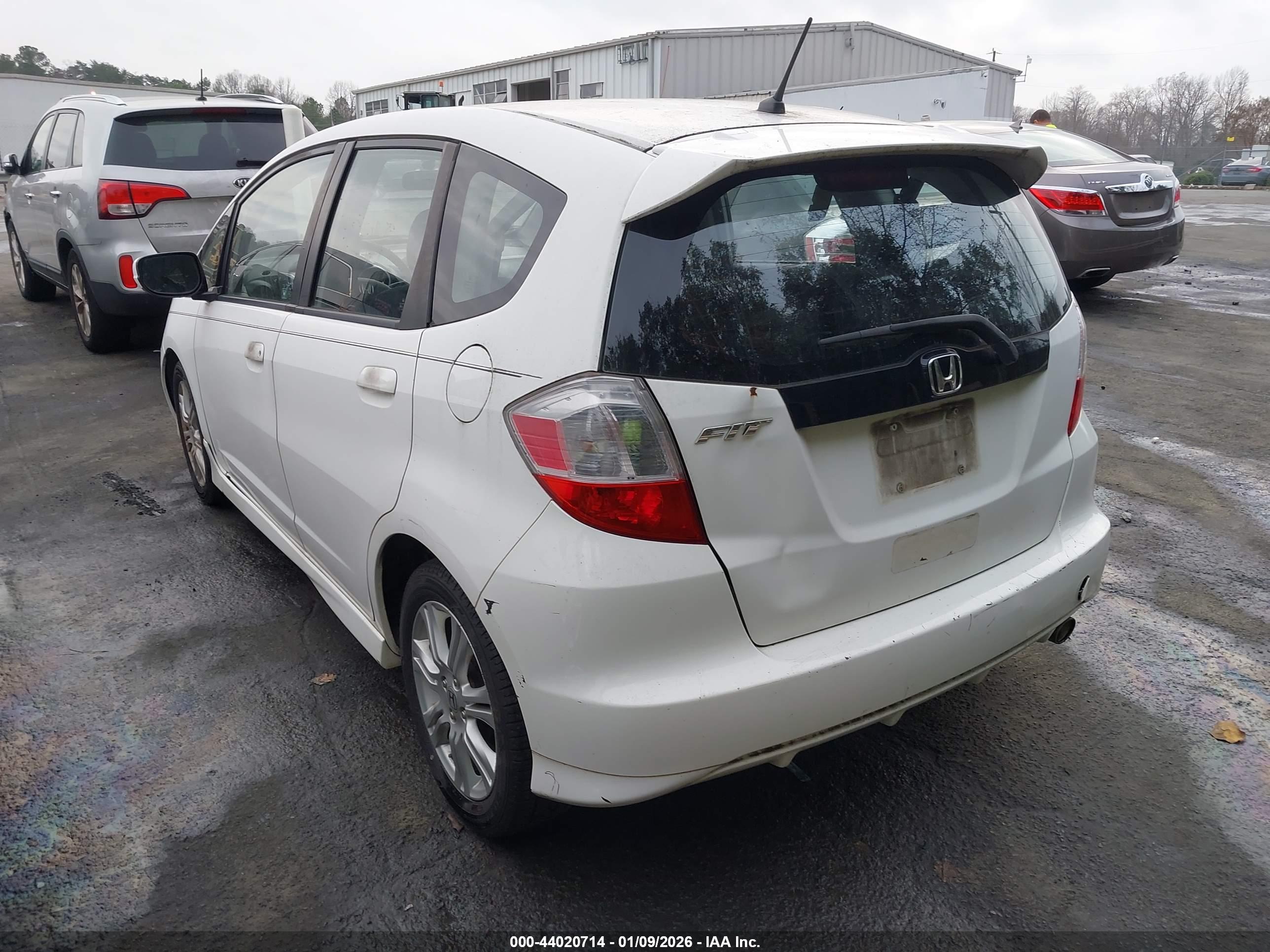 HONDA FIT image 3