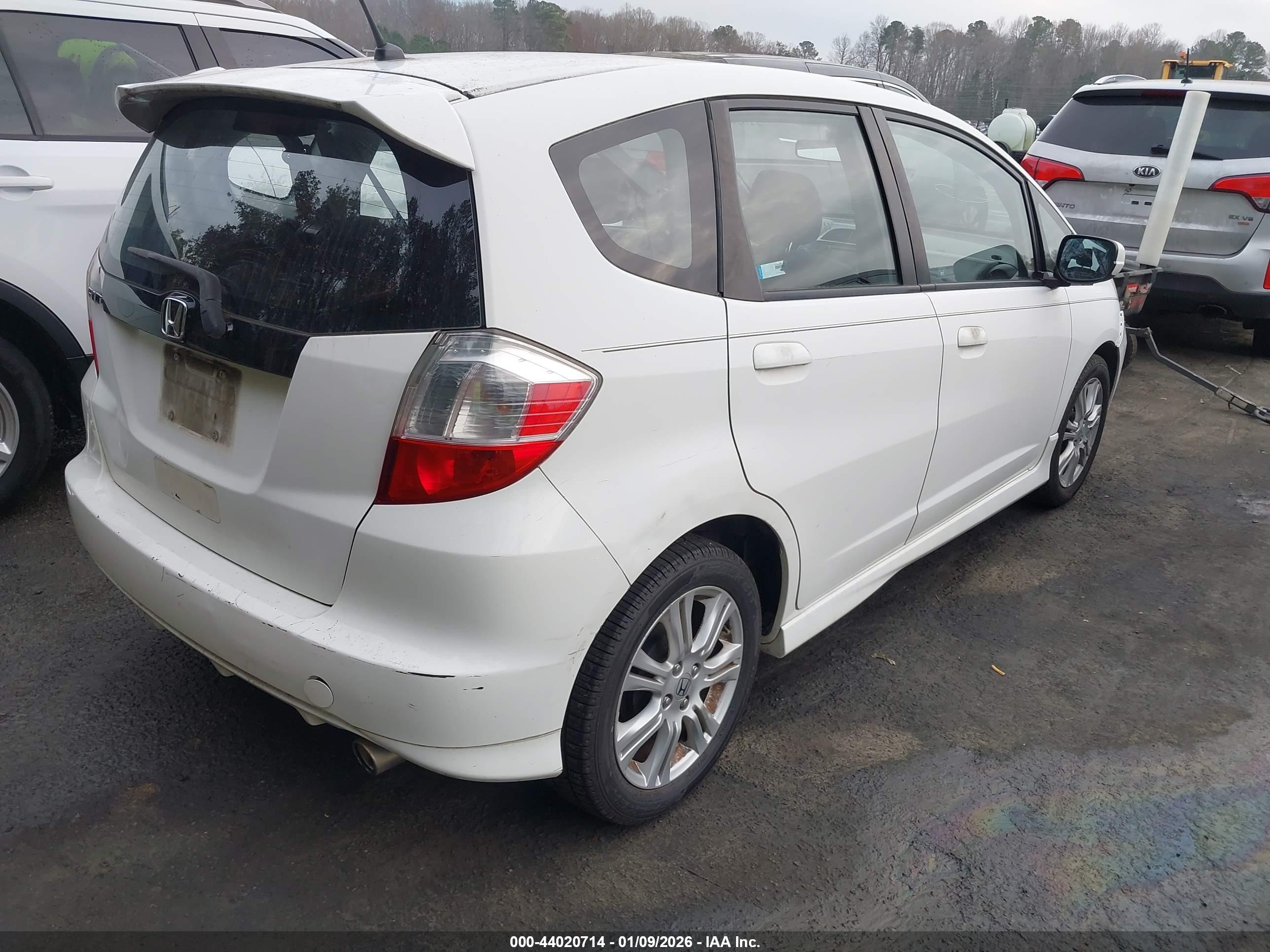HONDA FIT image 4