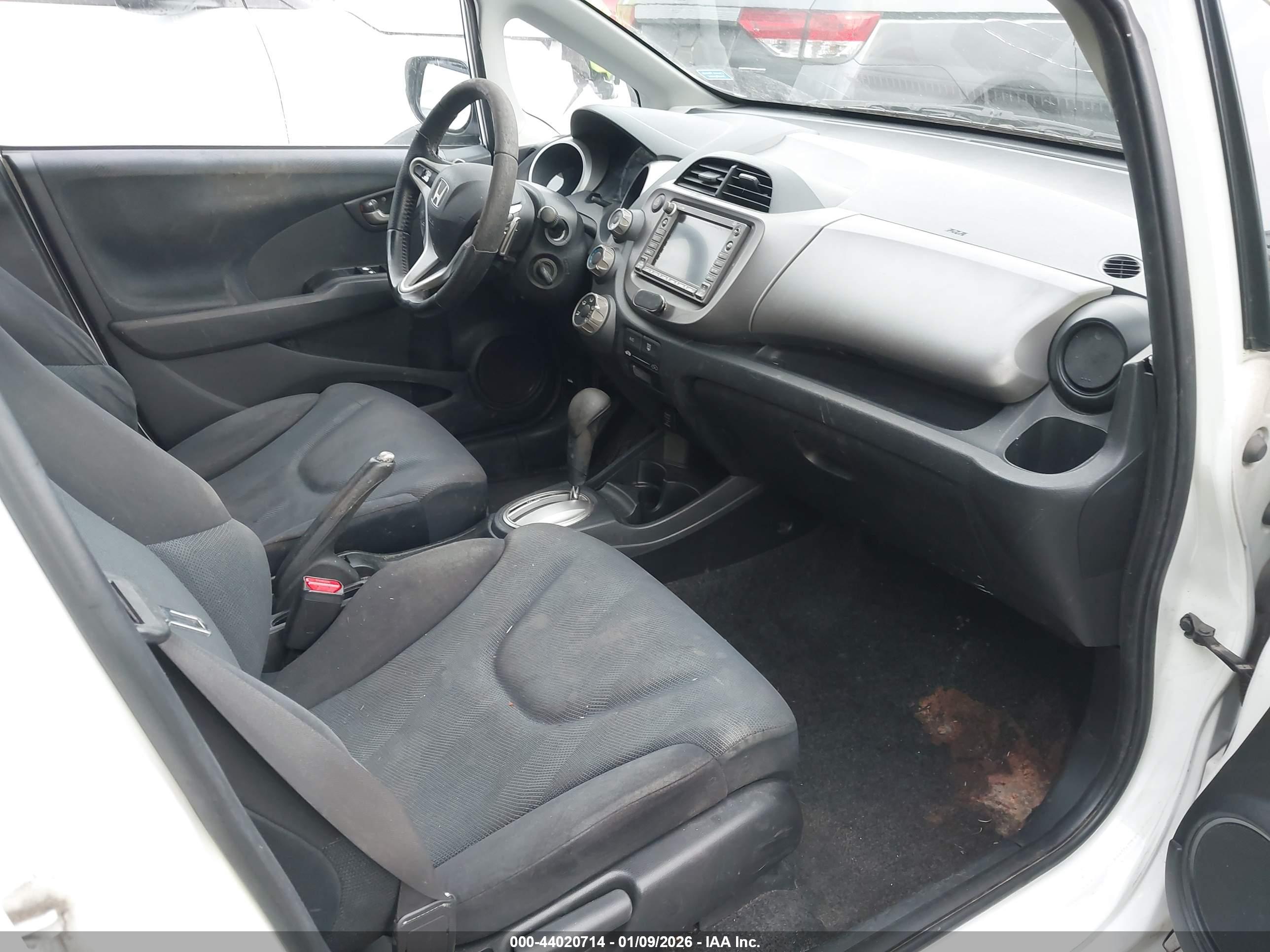 HONDA FIT image 5