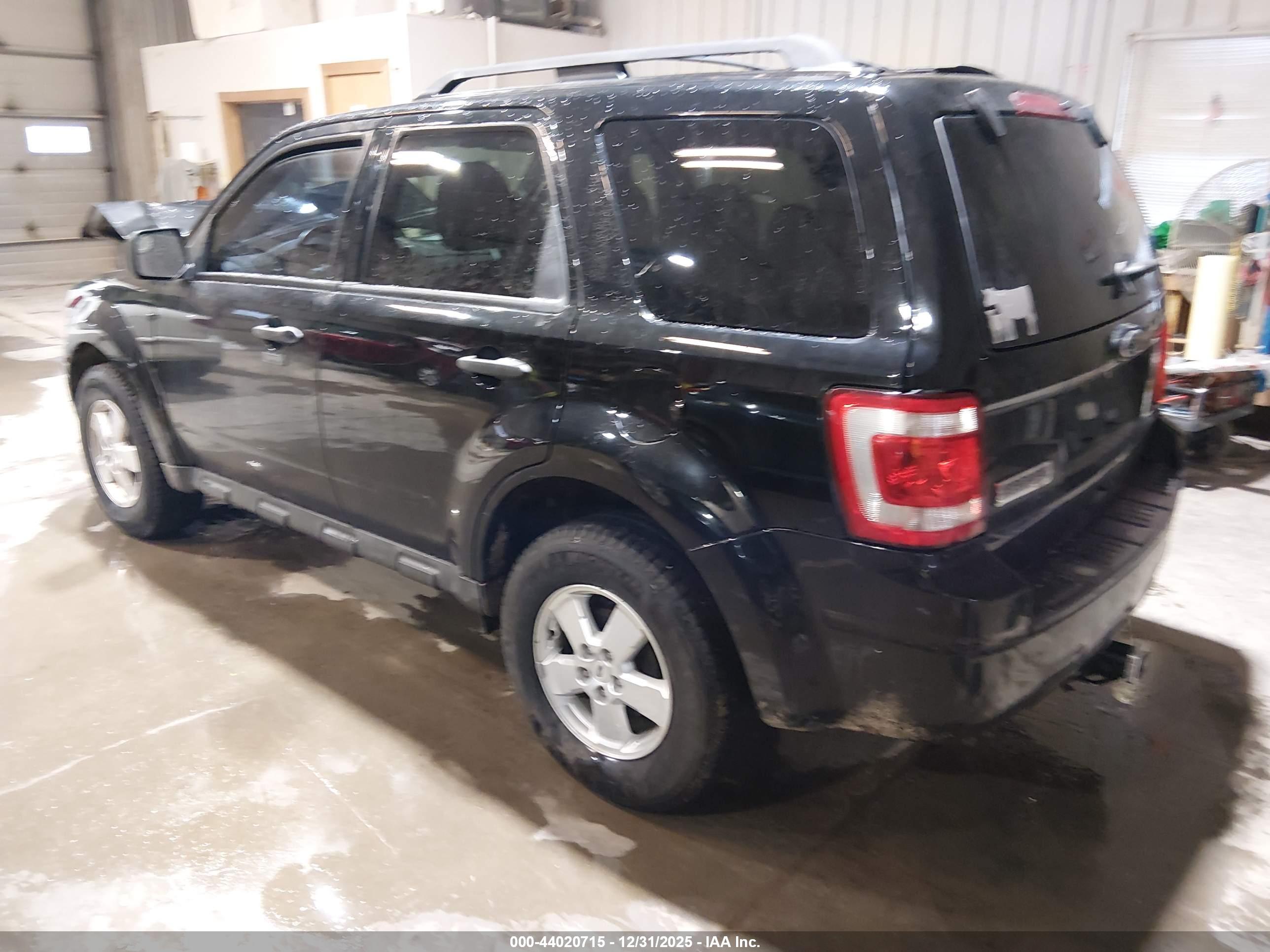 FORD ESCAPE image 3