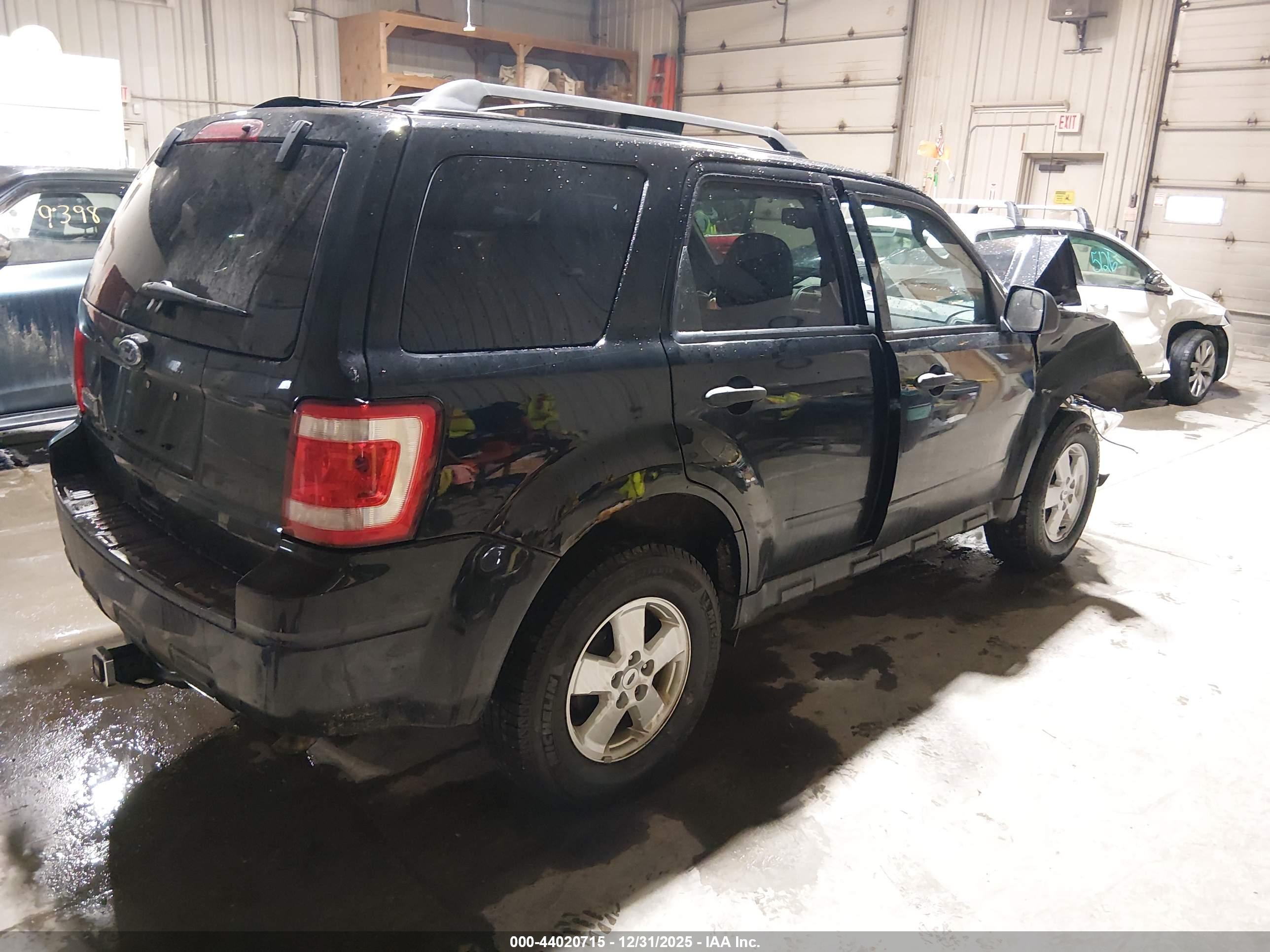 FORD ESCAPE image 4