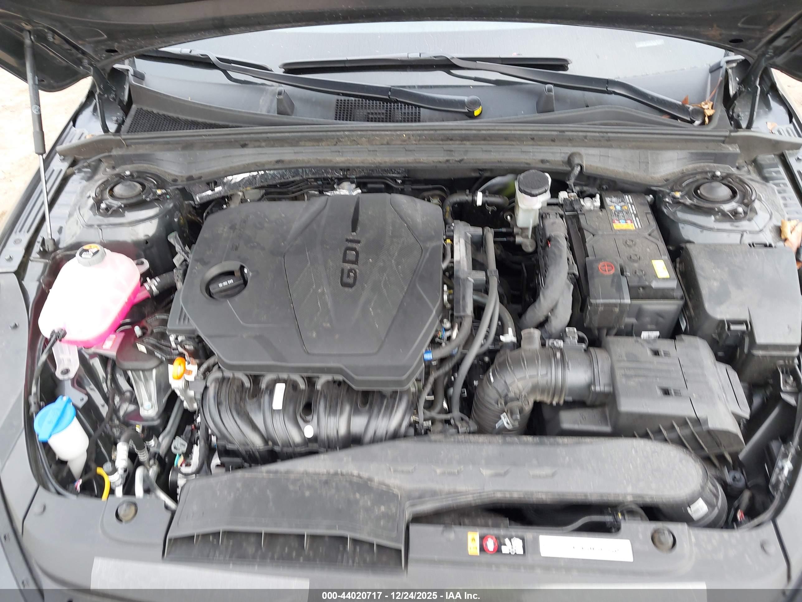 KIA K5 image 10