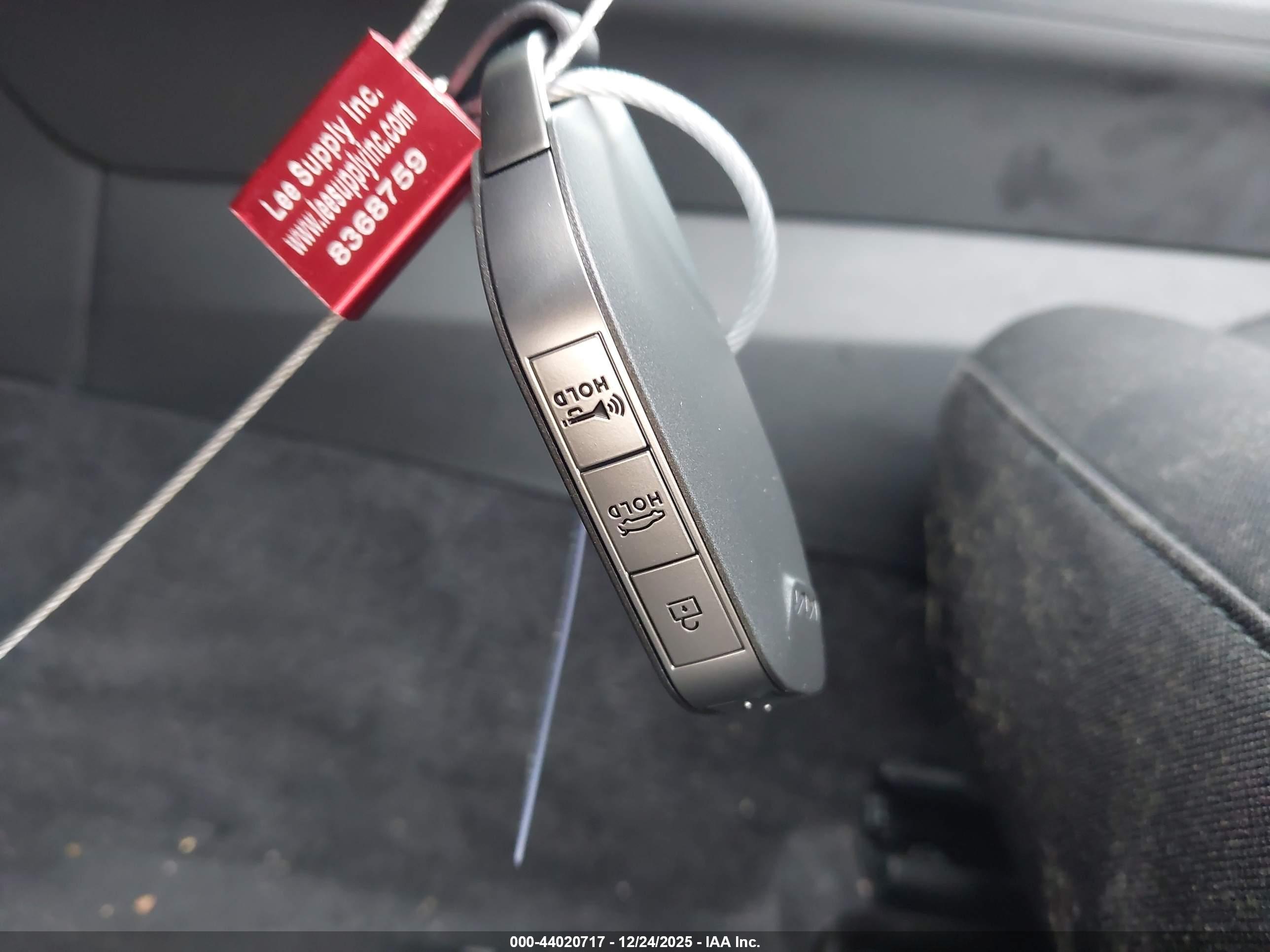 KIA K5 image 11