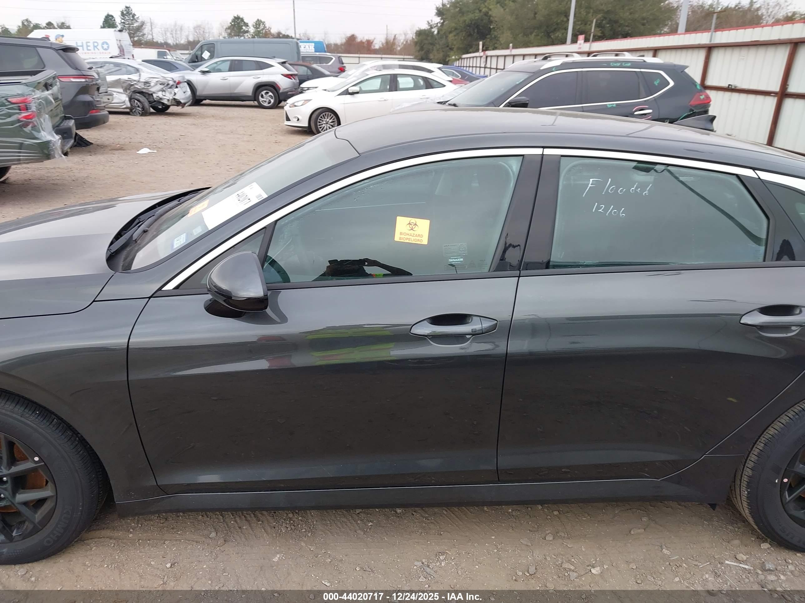 KIA K5 image 6