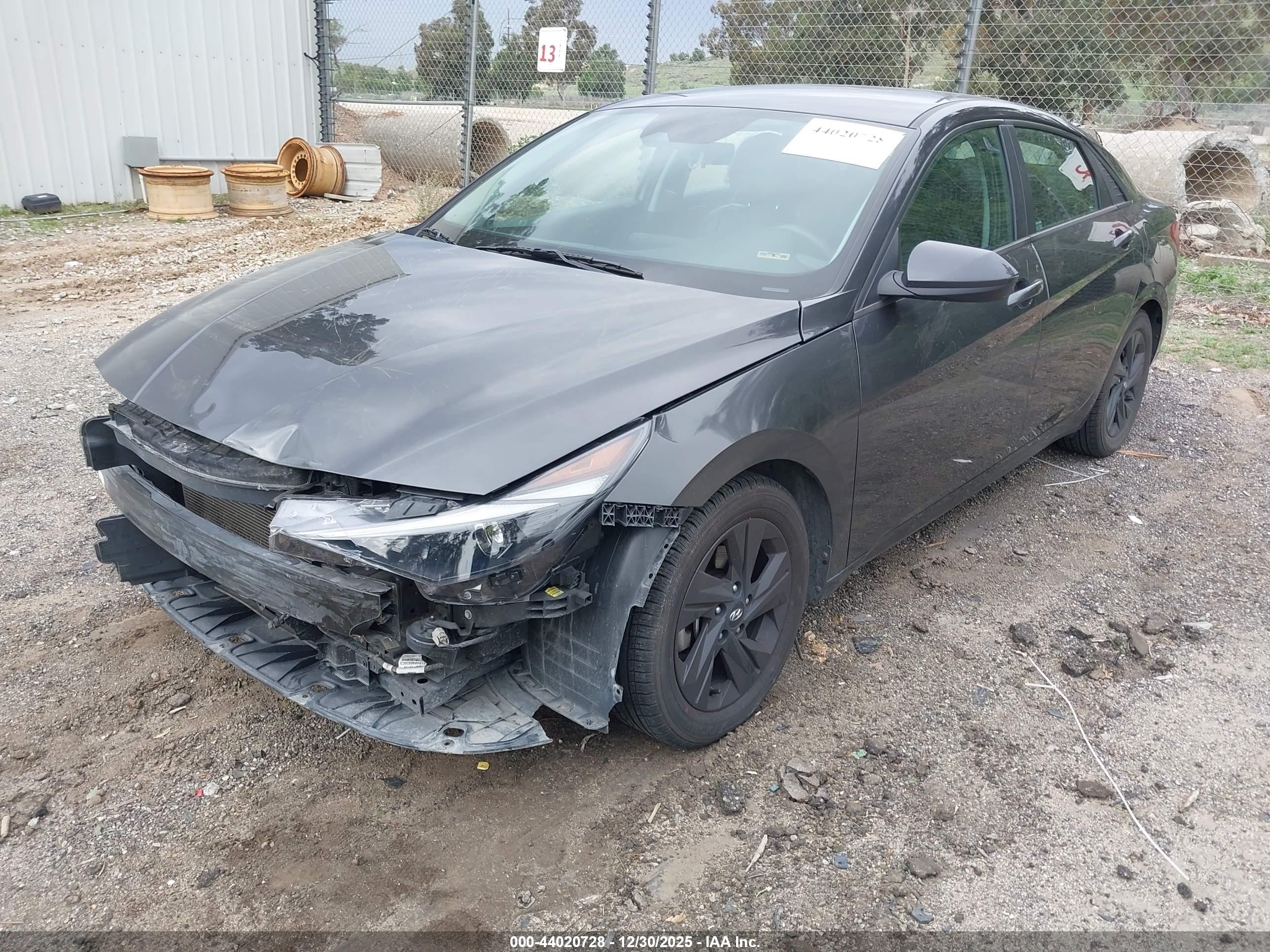 HYUNDAI ELANTRA image 2