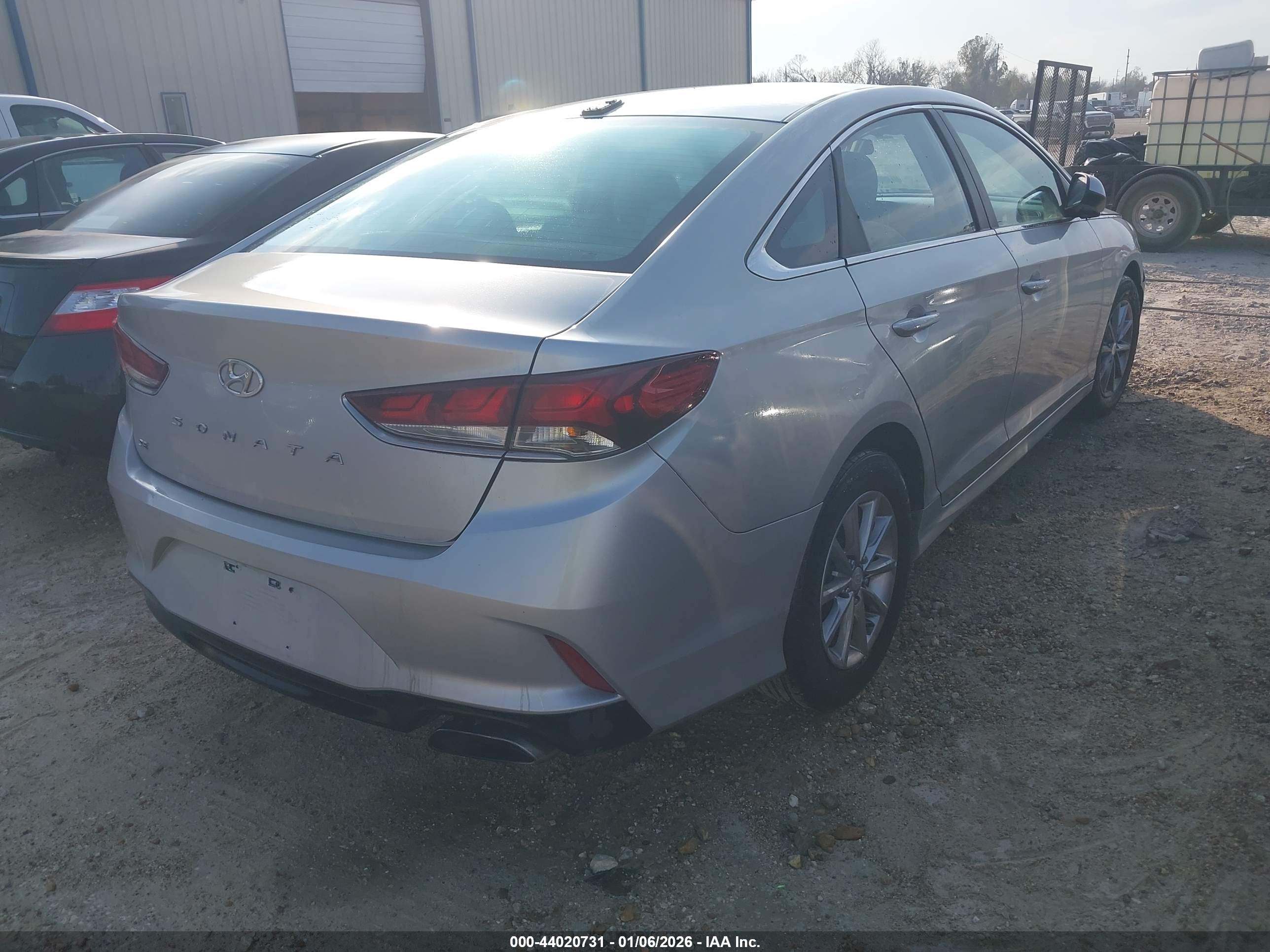 HYUNDAI SONATA image 4