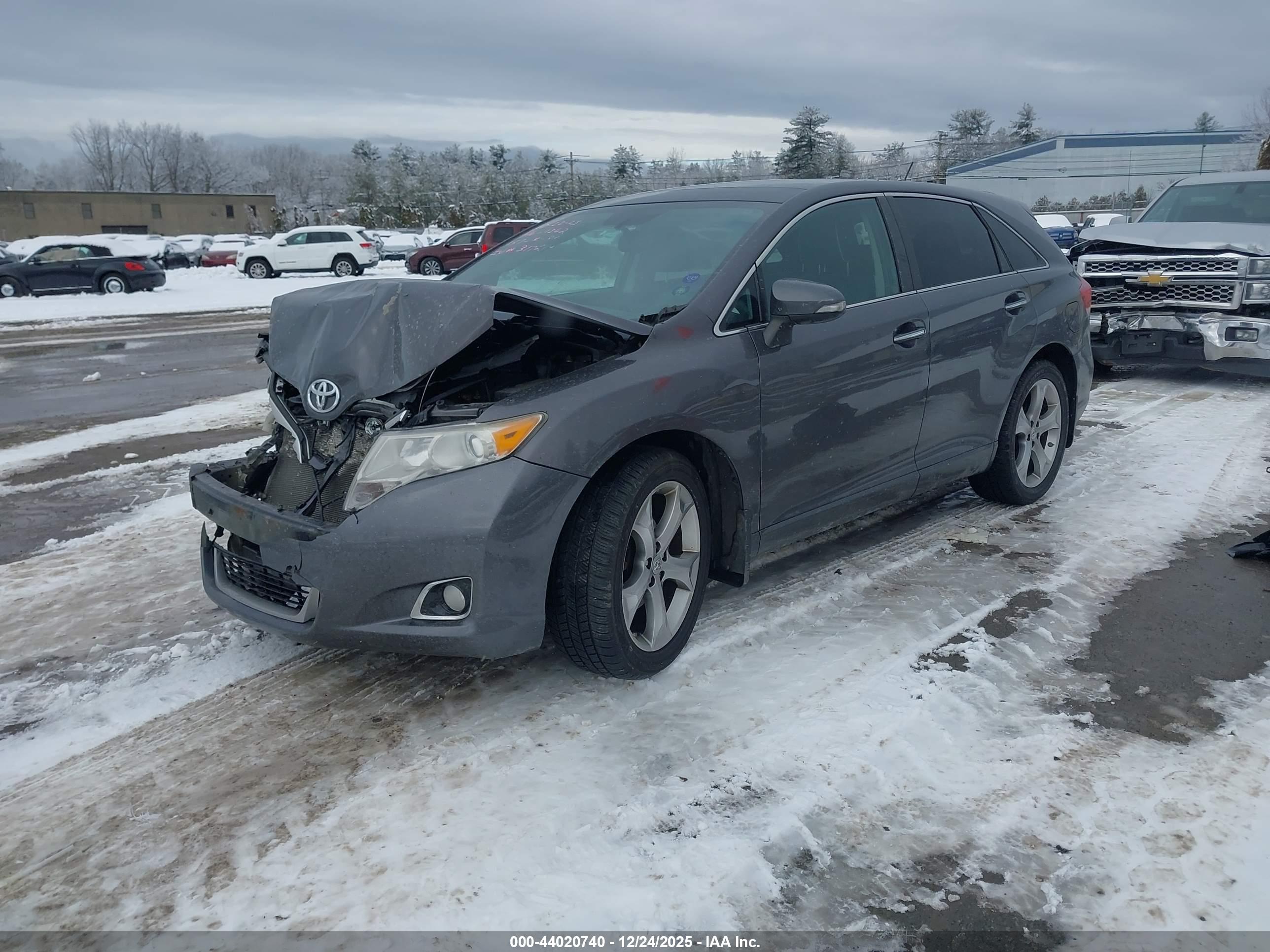 TOYOTA VENZA image 2