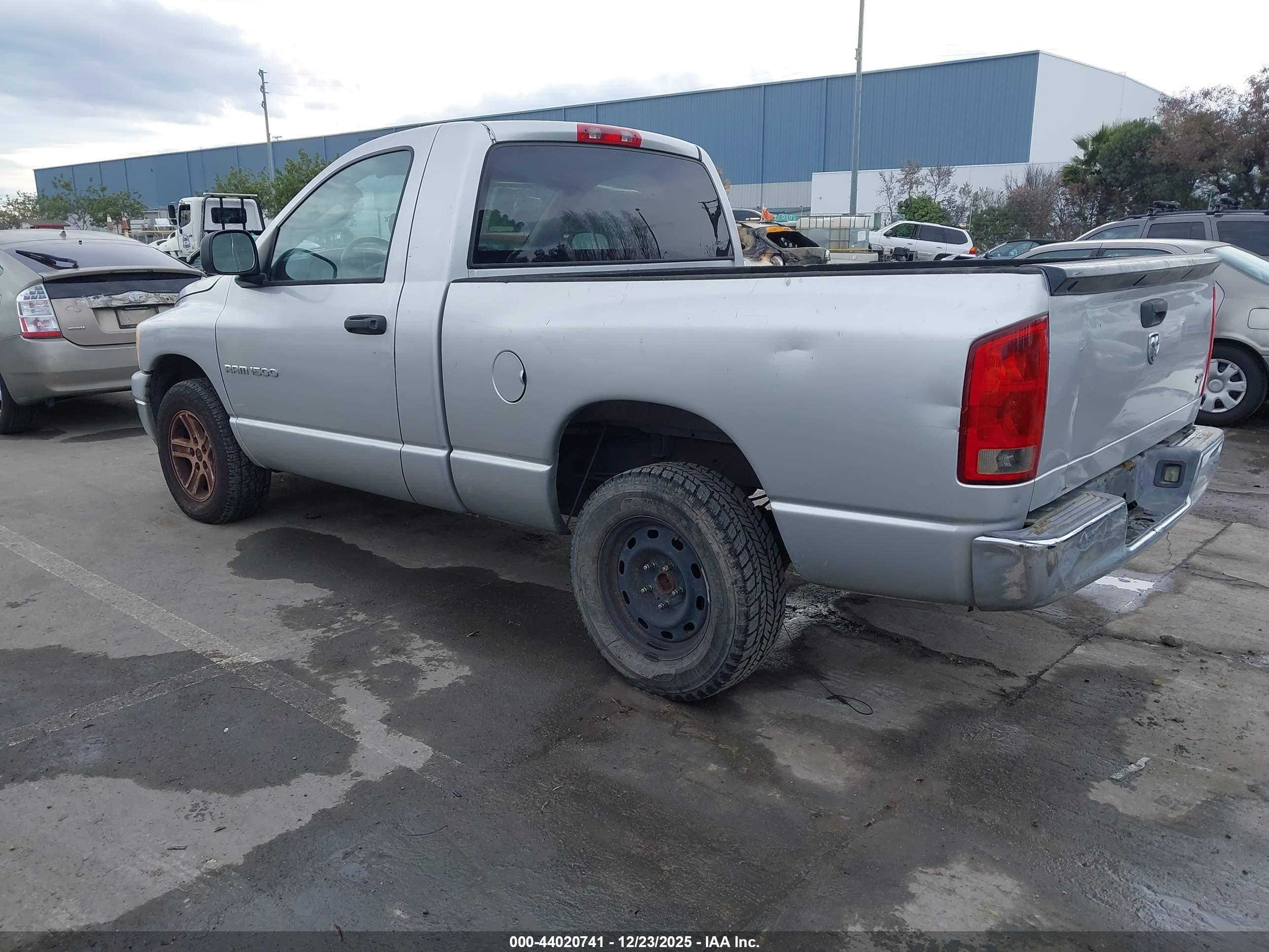 DODGE RAM image 3
