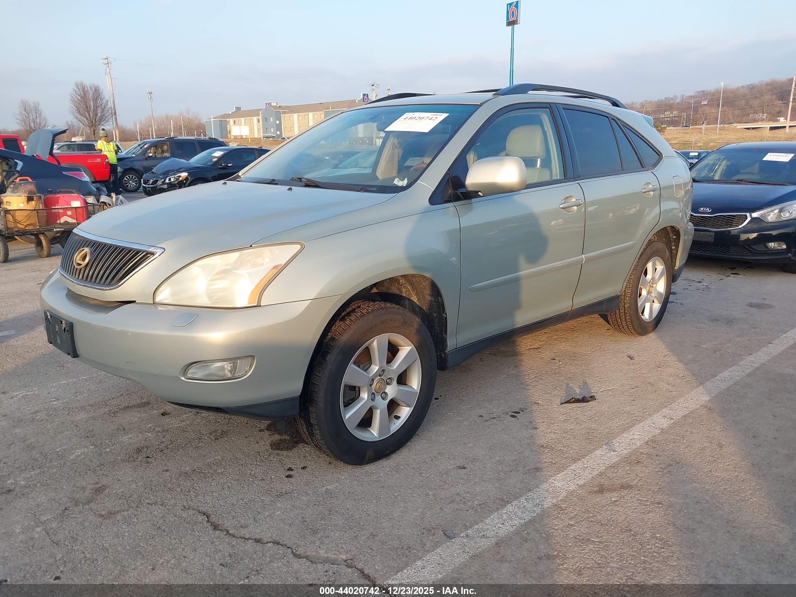 LEXUS RX image 2