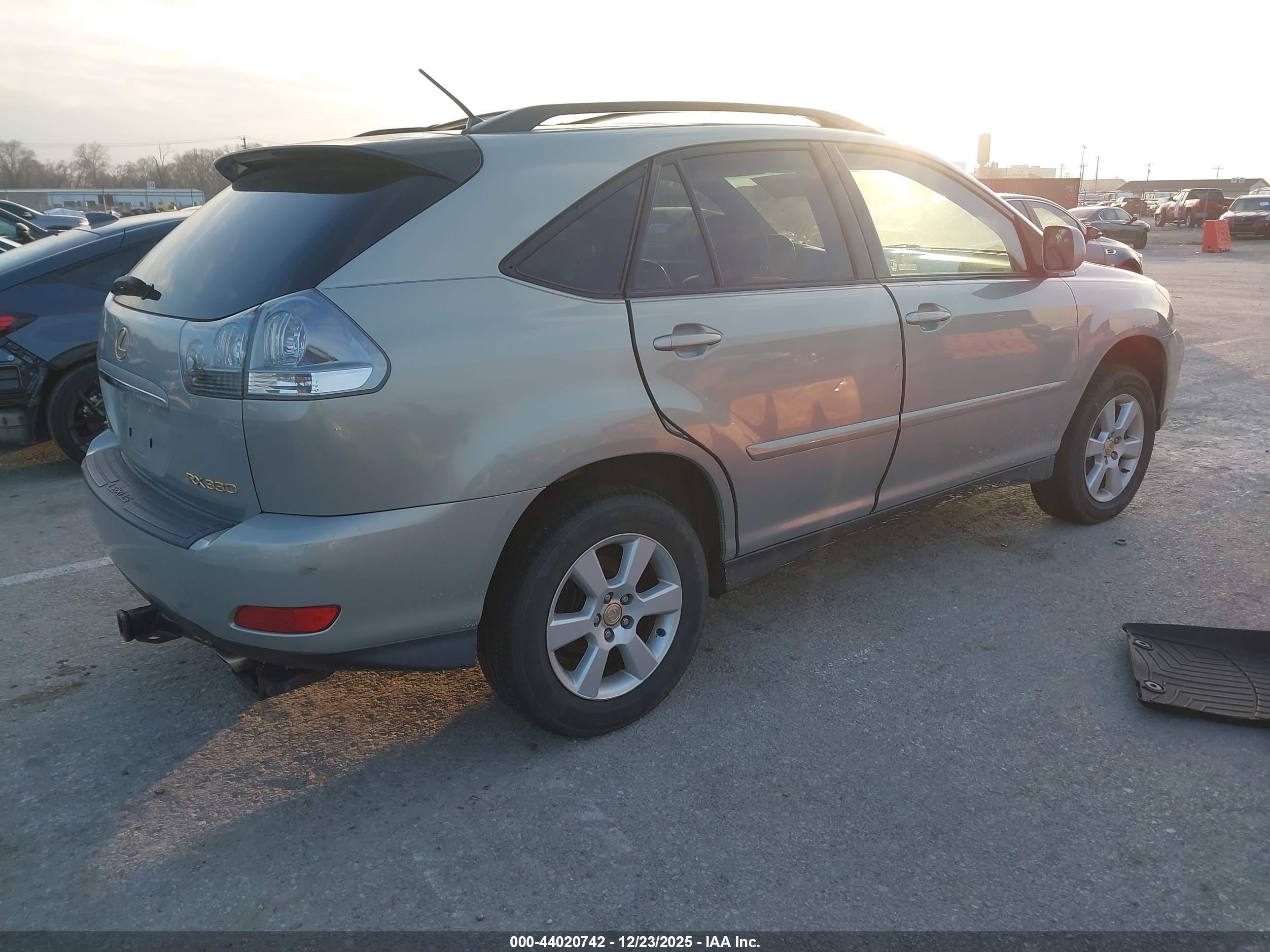 LEXUS RX image 4