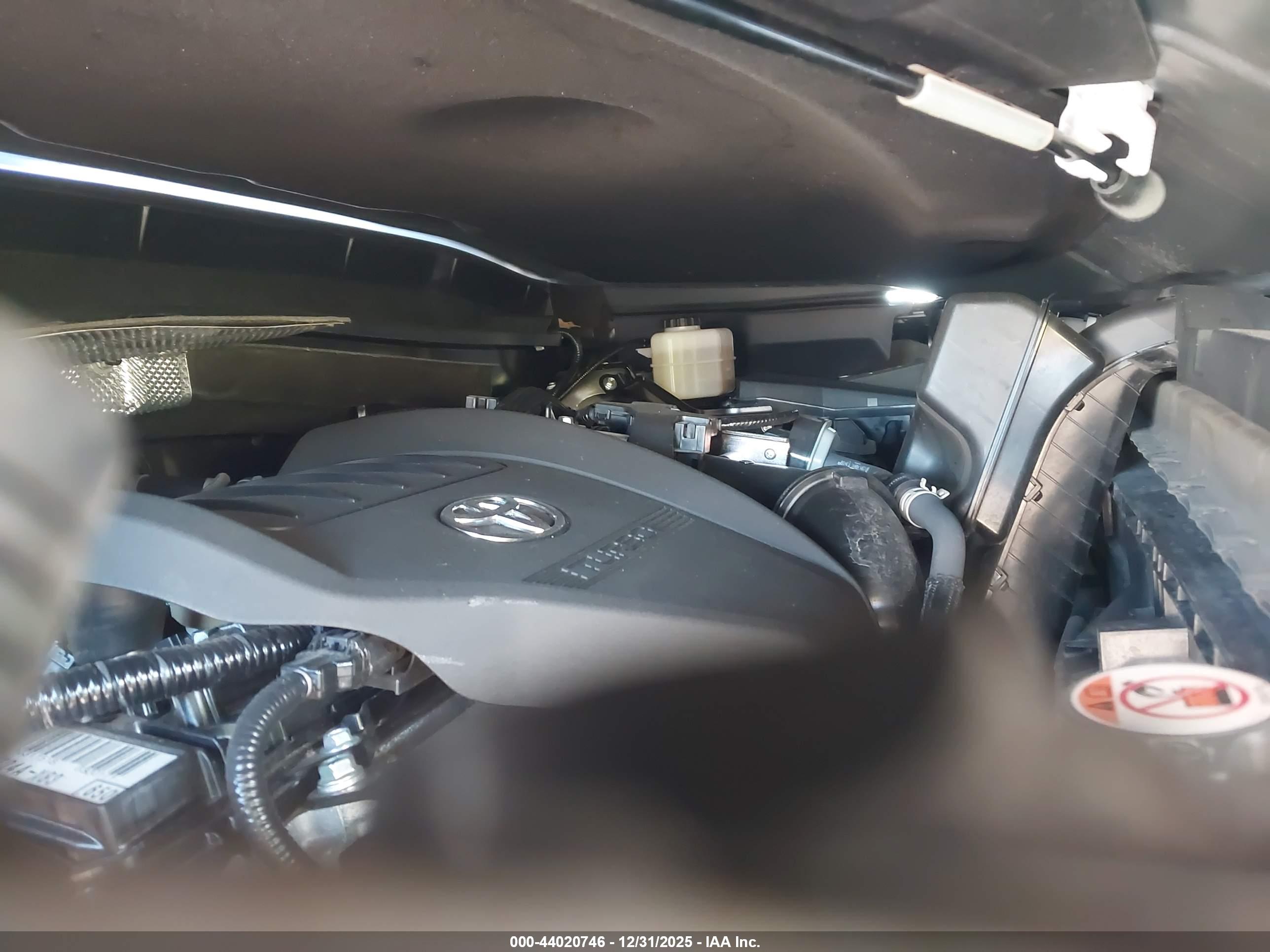 TOYOTA GRAND image 10