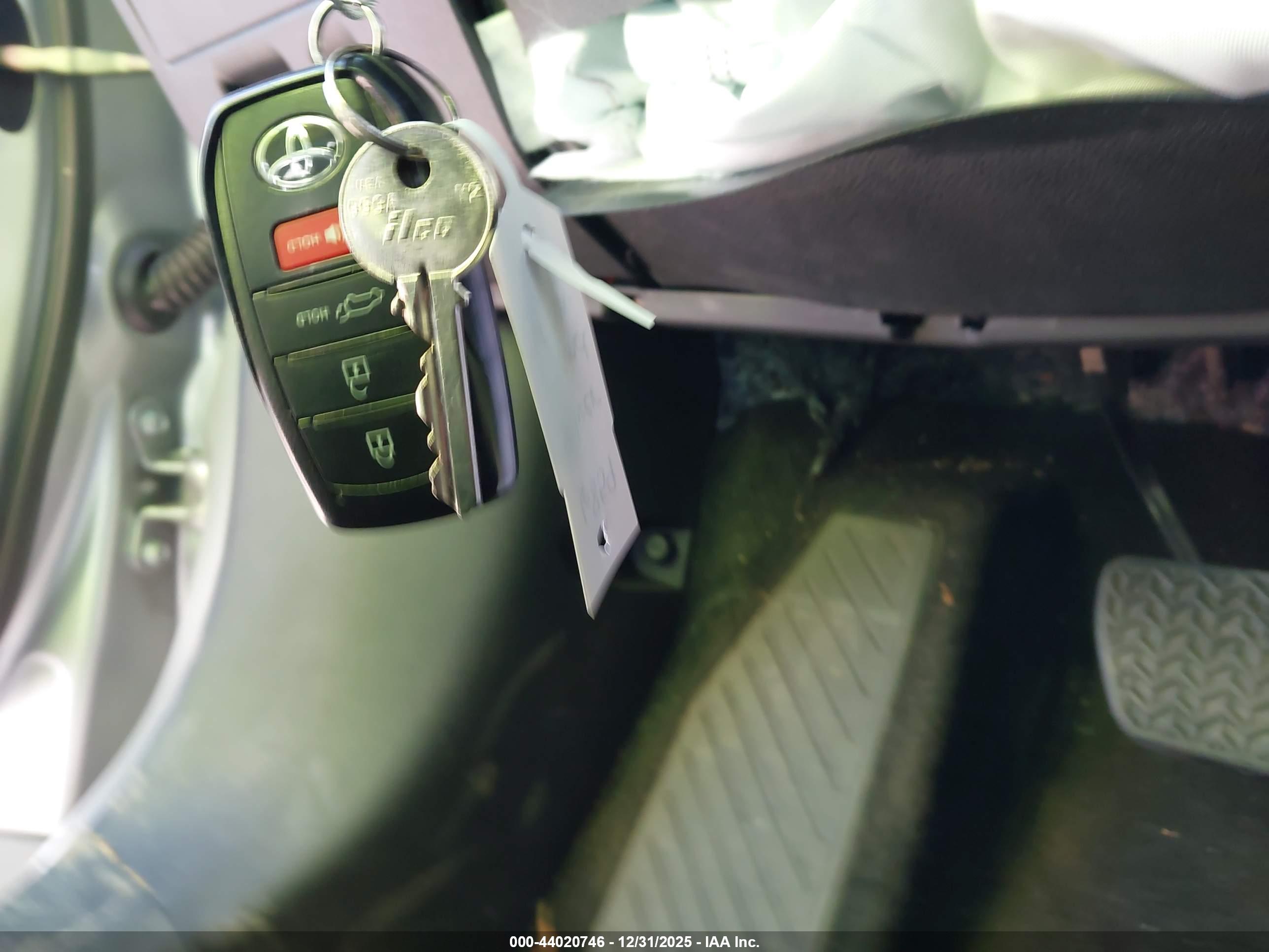 TOYOTA GRAND image 11