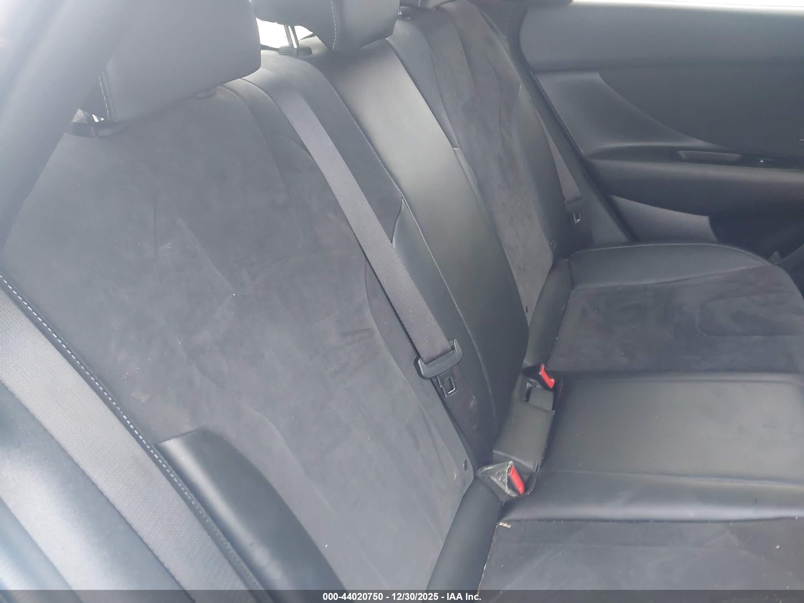 HYUNDAI ELANTRA image 8