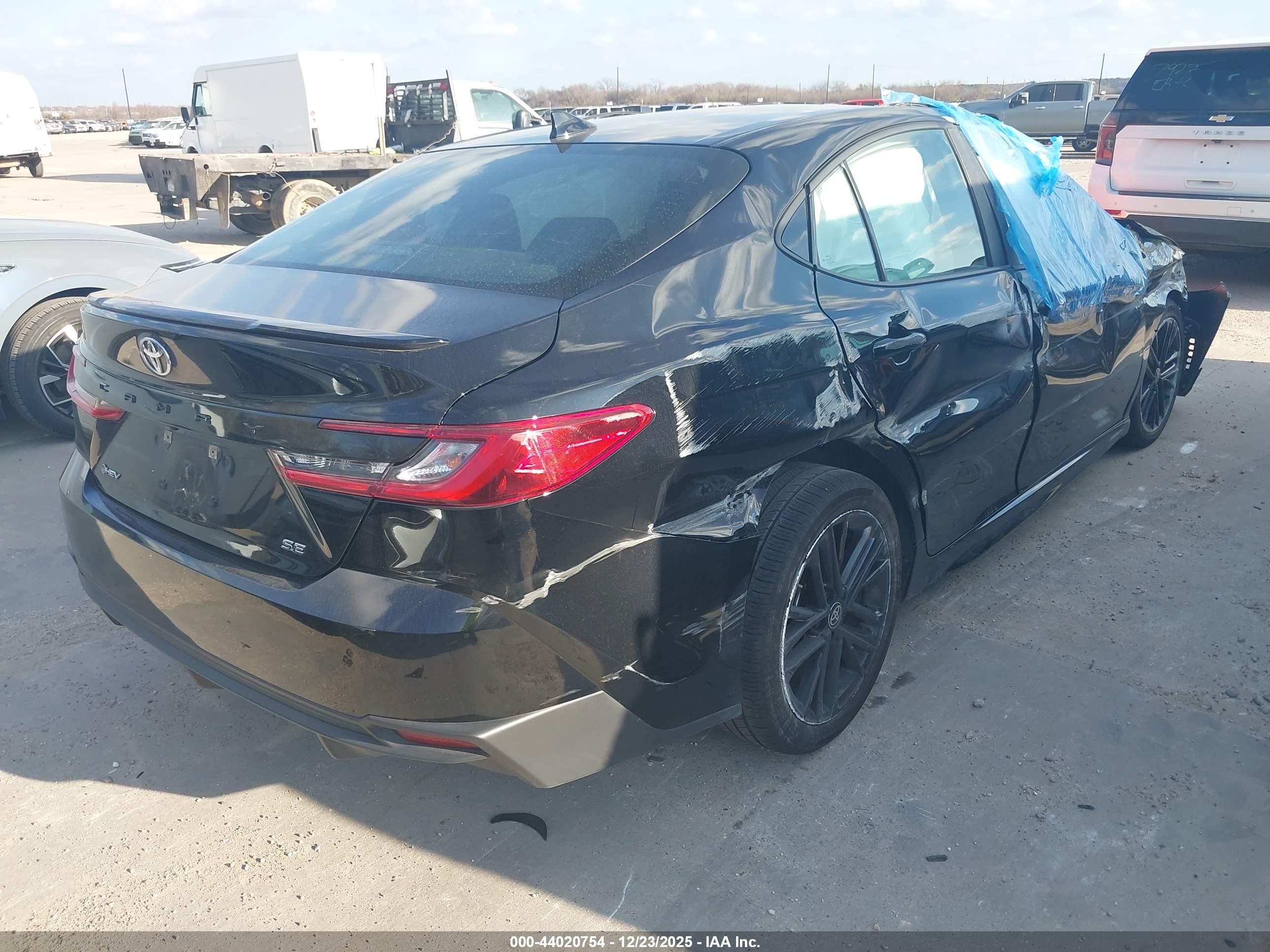 TOYOTA CAMRY image 4