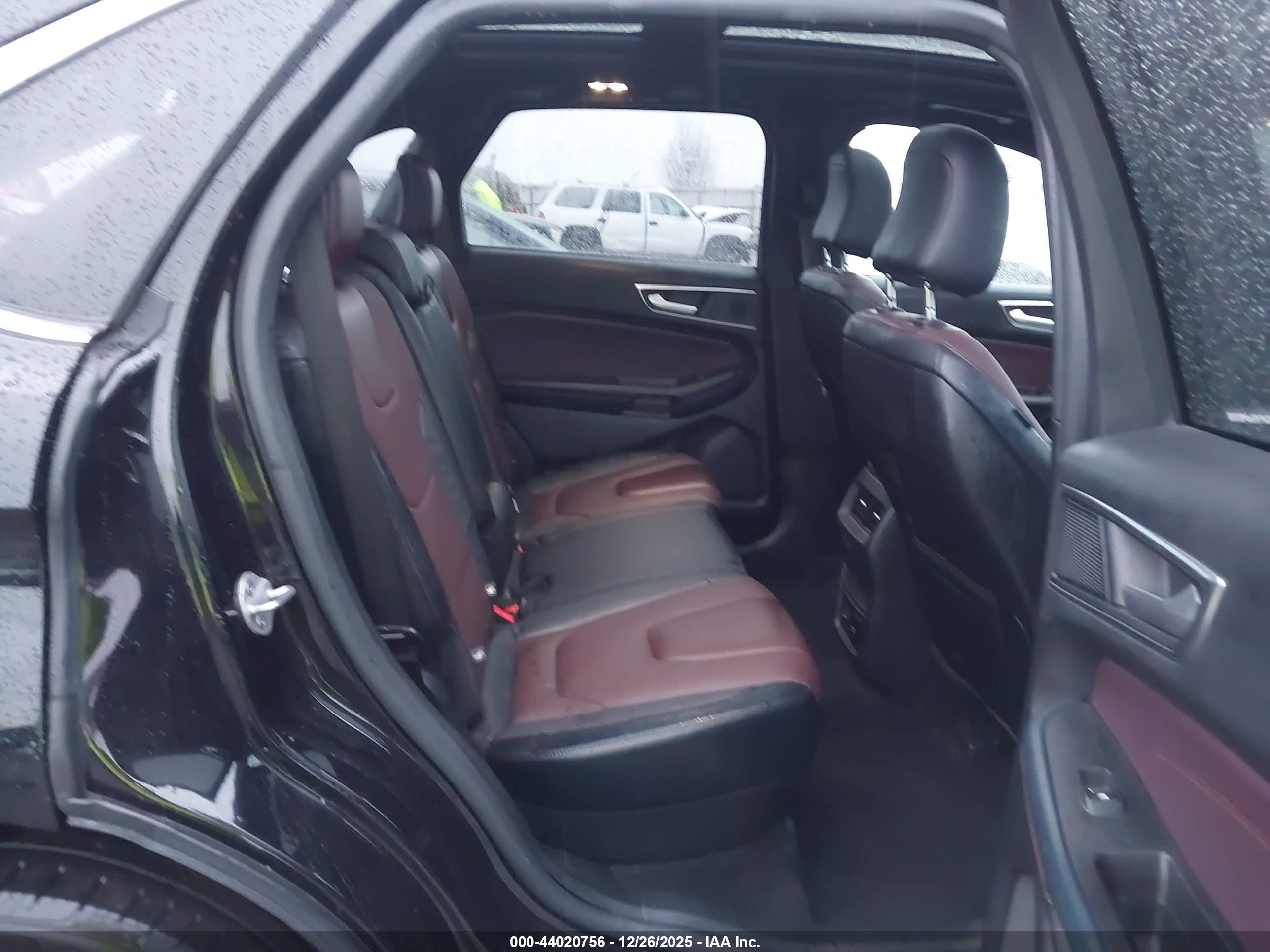 FORD EDGE image 8