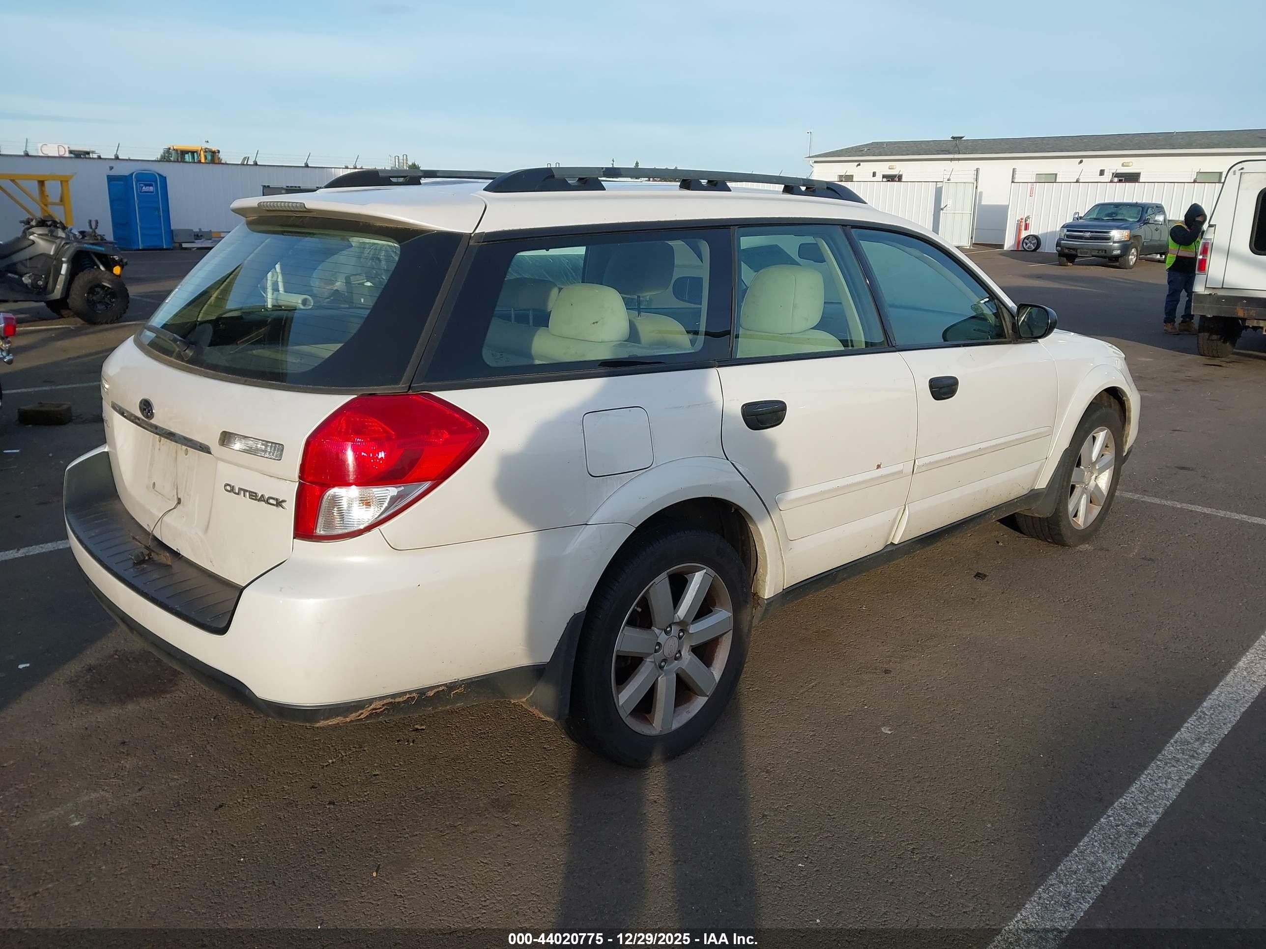 SUBARU OUTBACK image 4