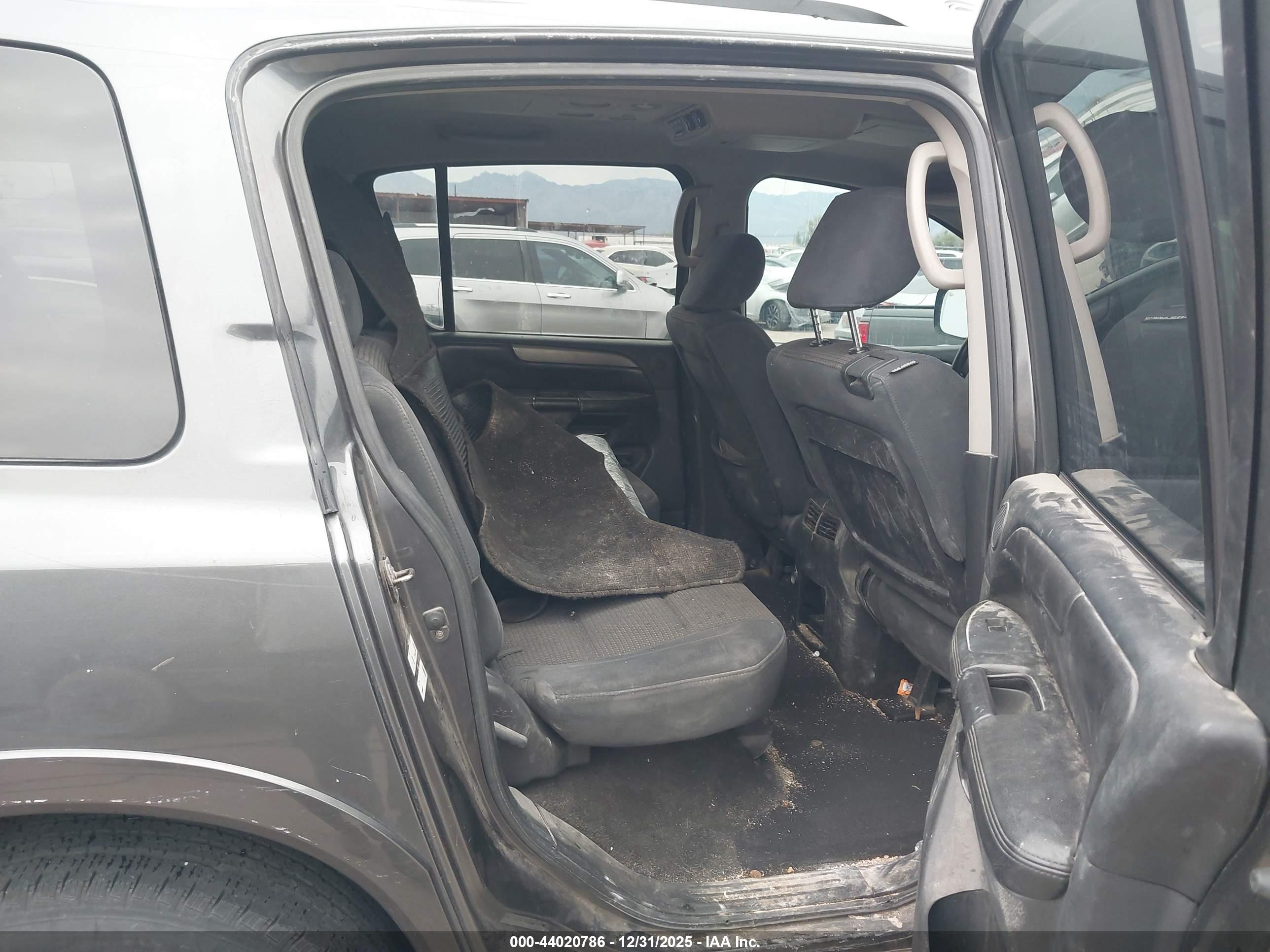NISSAN ARMADA image 8