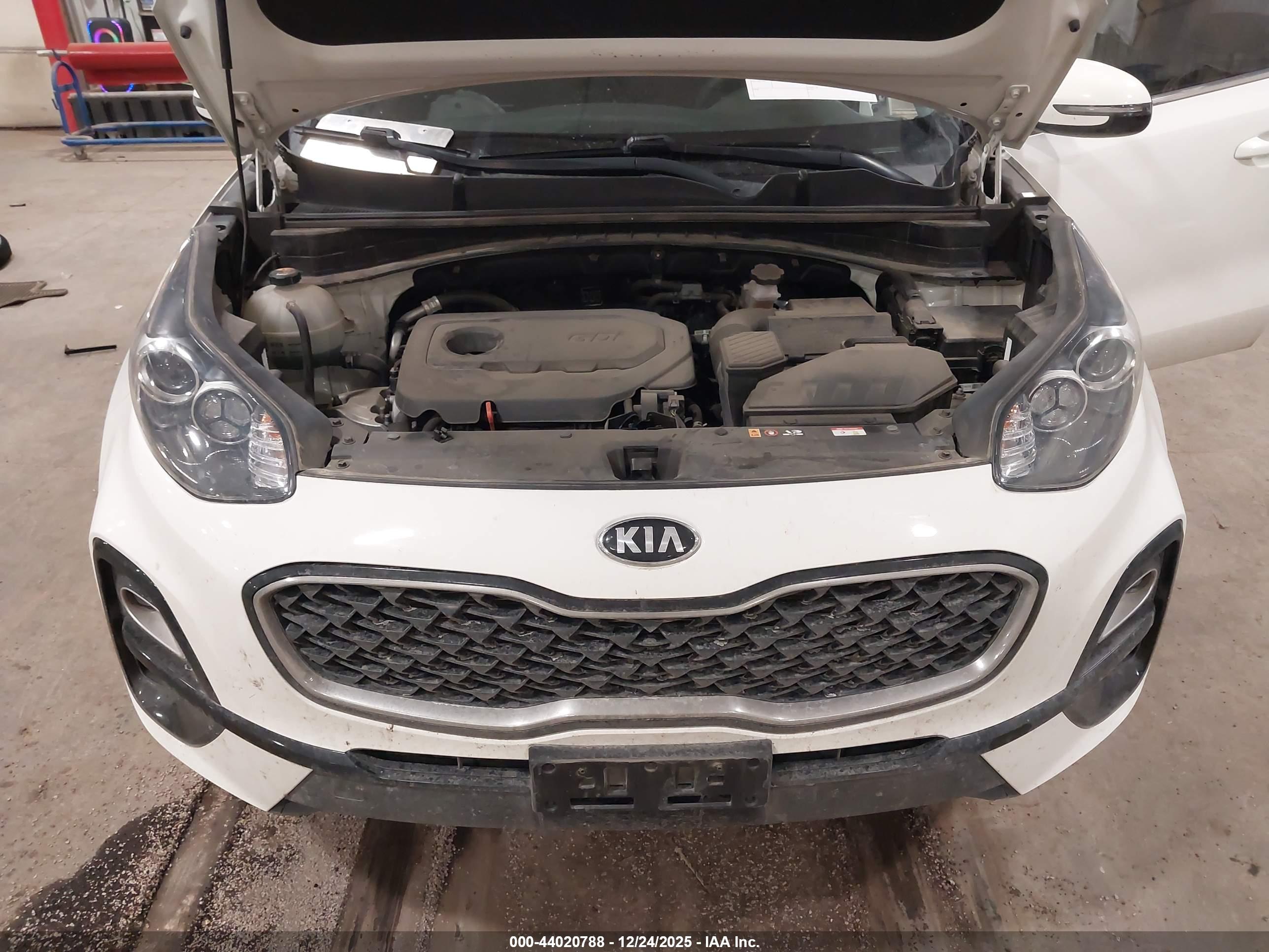 KIA SPORTAGE image 10