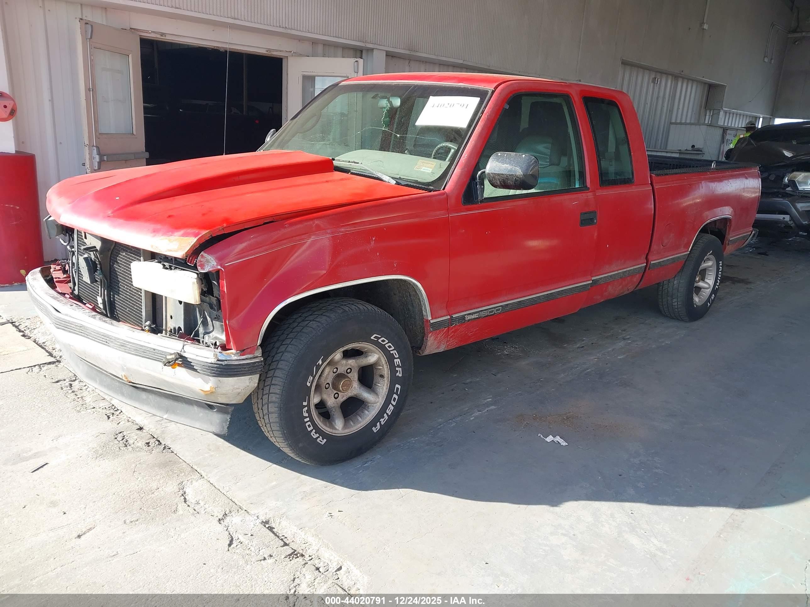 GMC SIERRA image 2