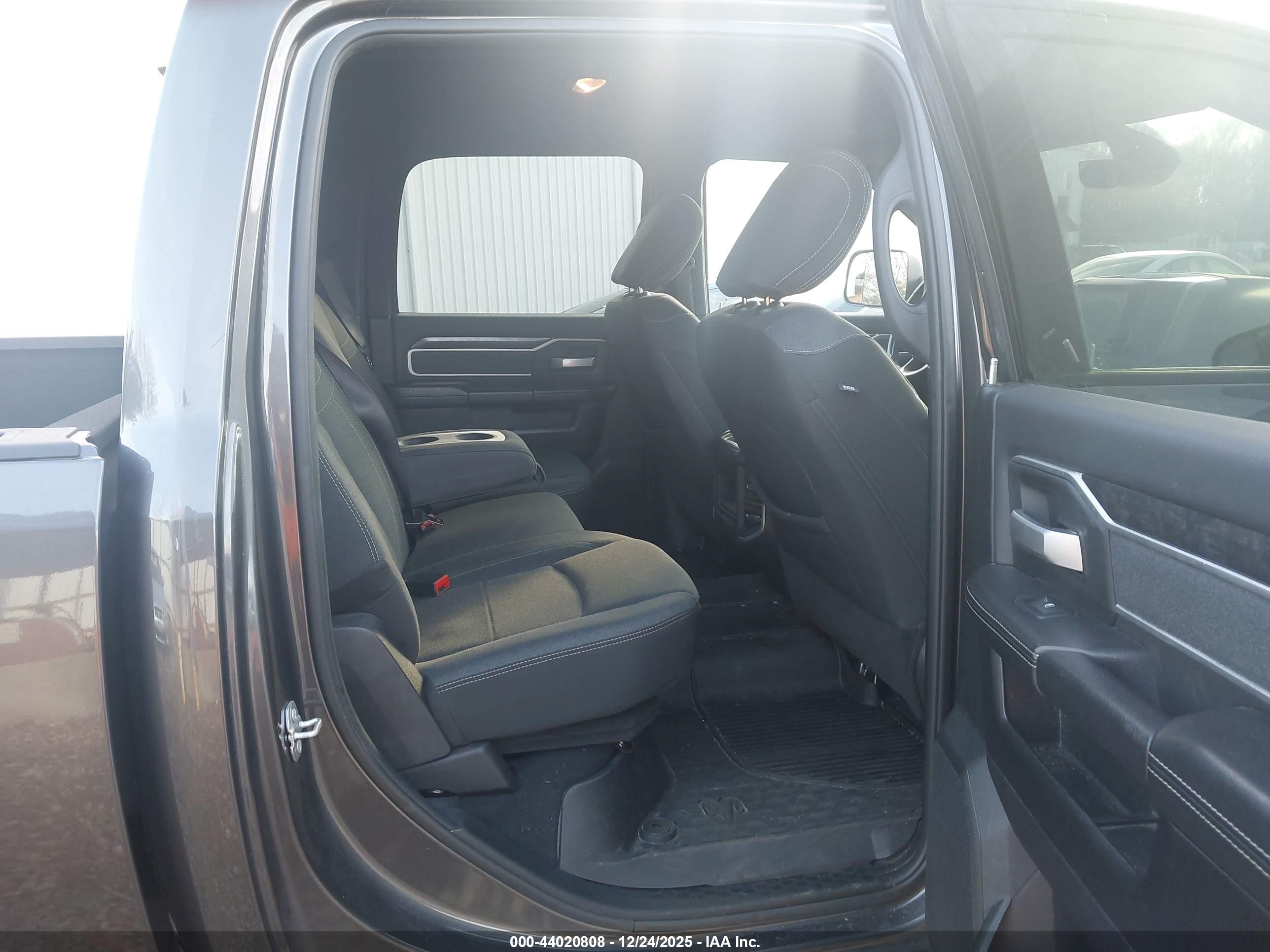 RAM 2500 image 8