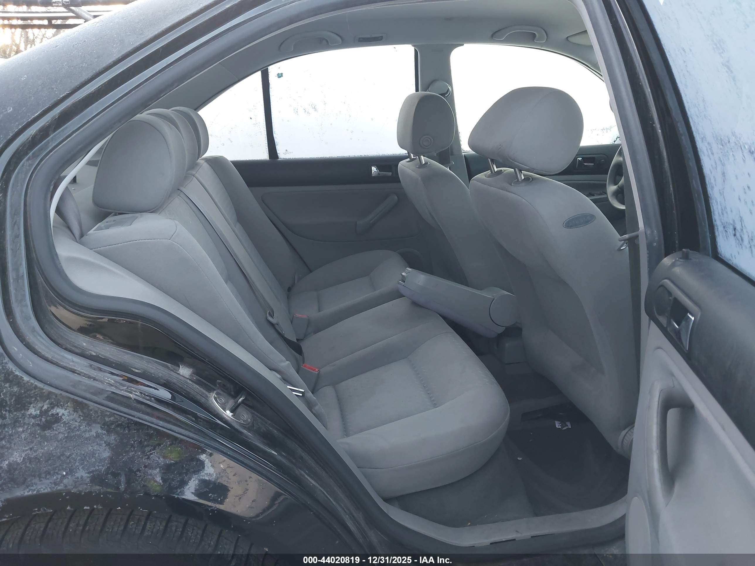 VOLKSWAGEN JETTA image 8
