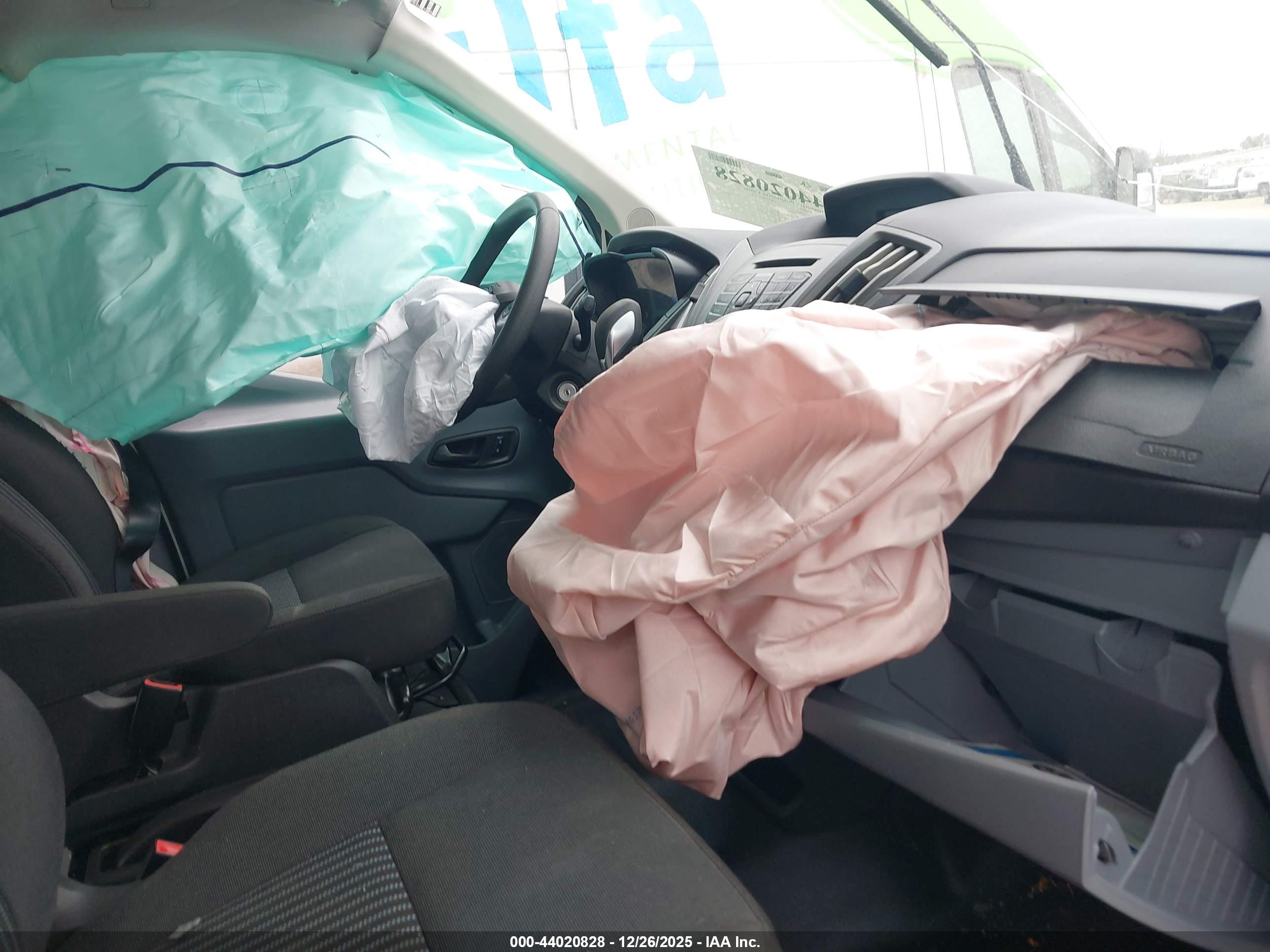 FORD TRANSIT-150 image 5