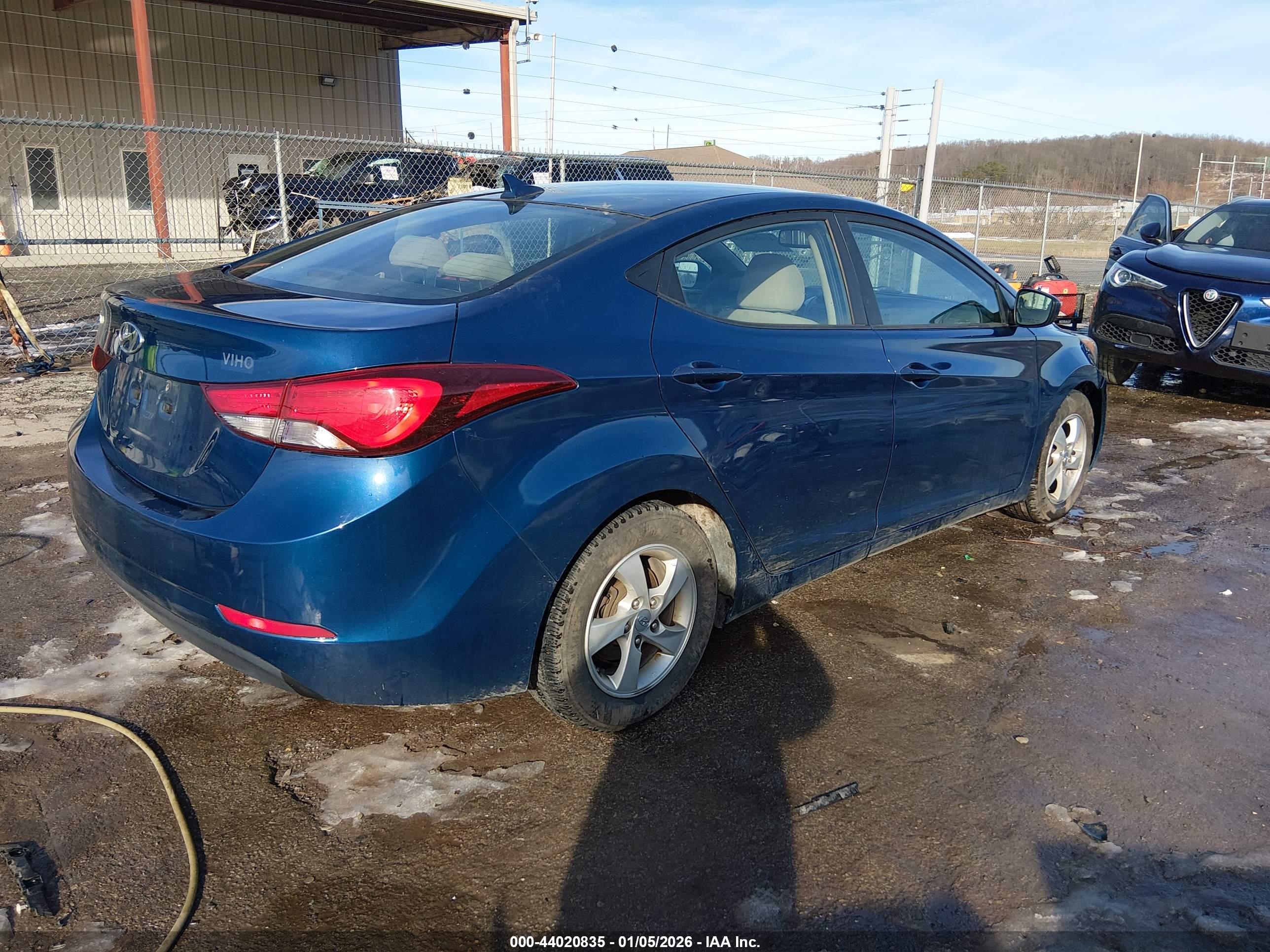 HYUNDAI ELANTRA image 4