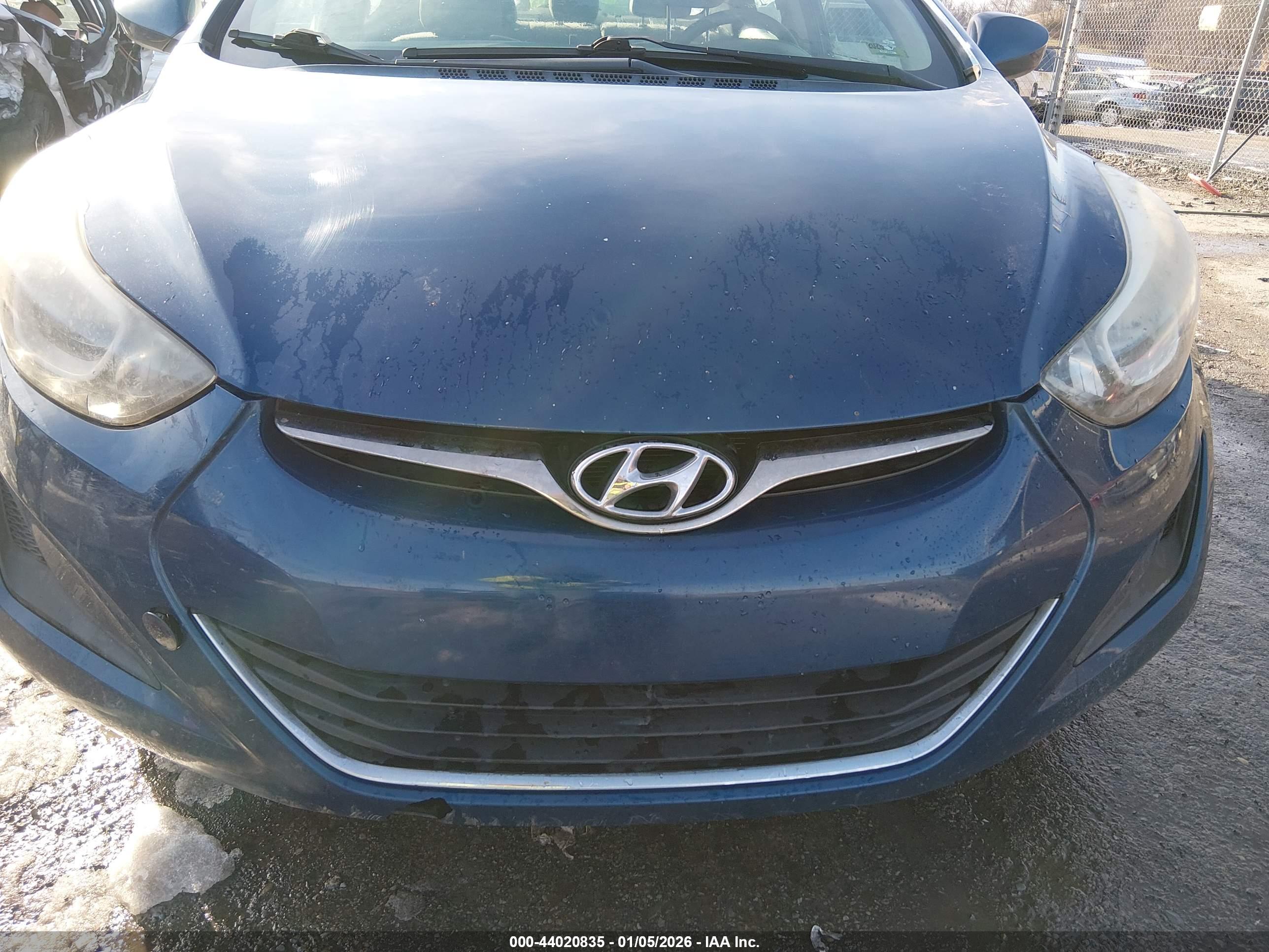 HYUNDAI ELANTRA image 6