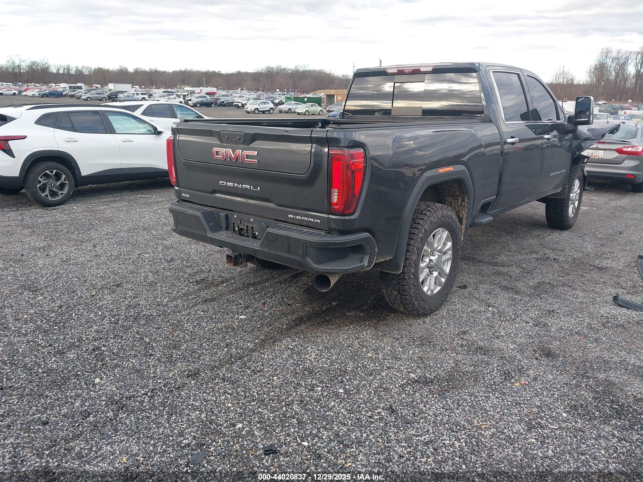 GMC SIERRA image 4