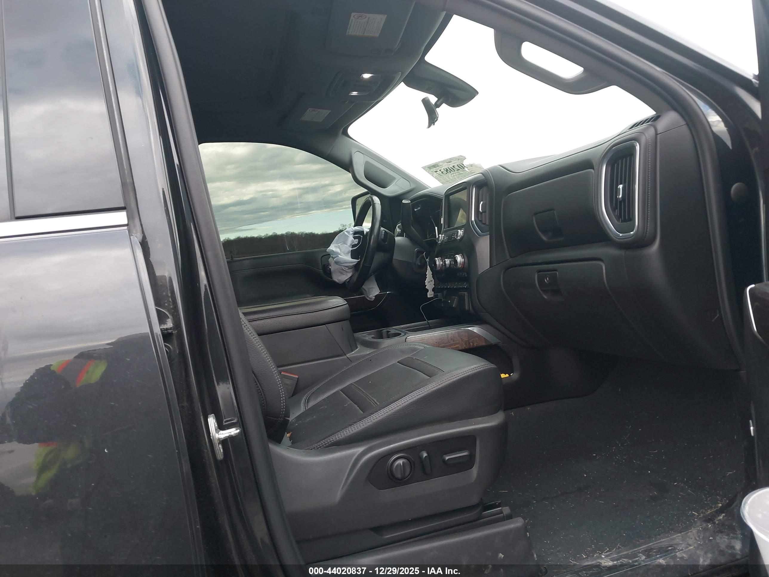 GMC SIERRA image 5