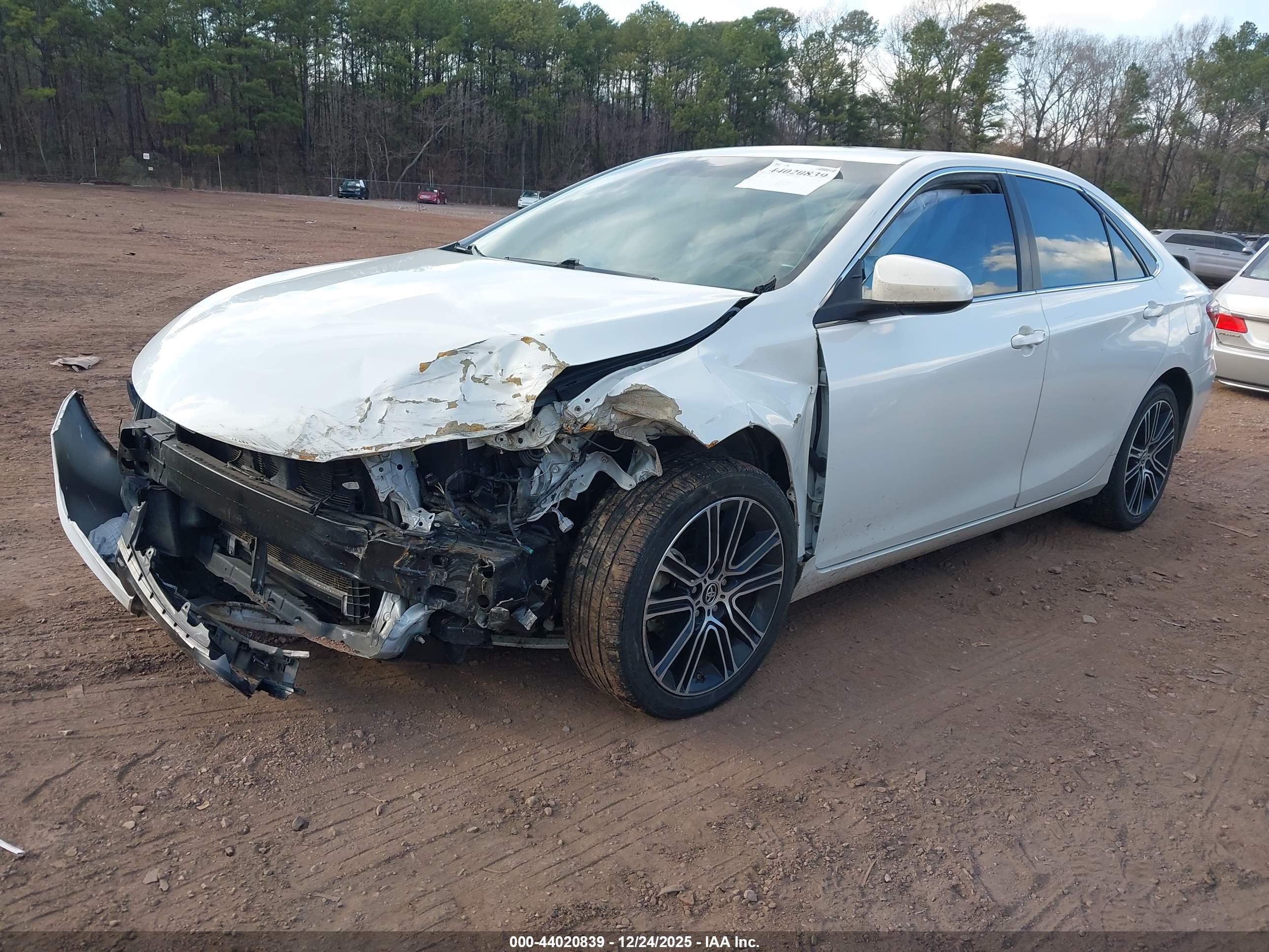 TOYOTA CAMRY image 2