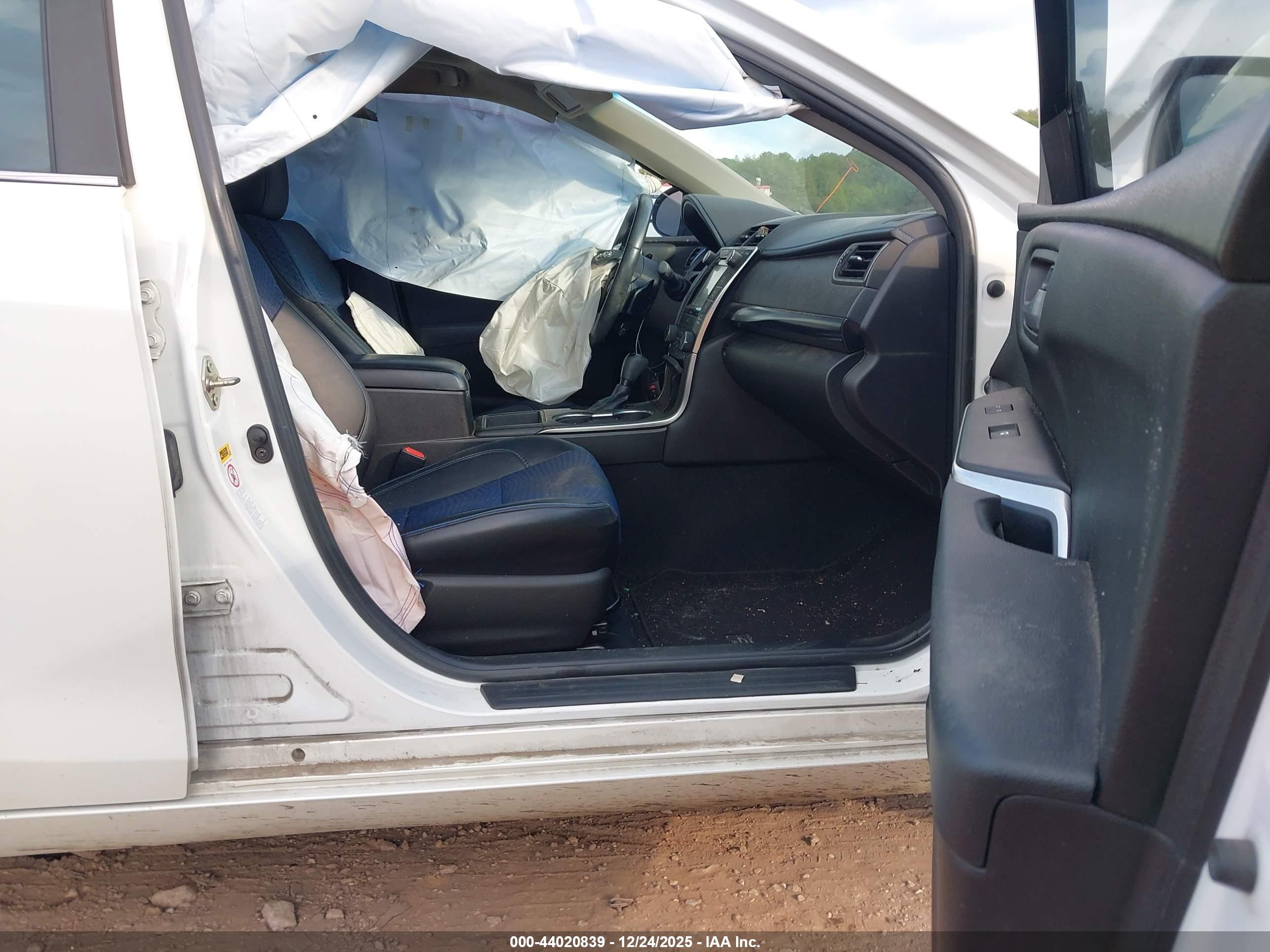 TOYOTA CAMRY image 5