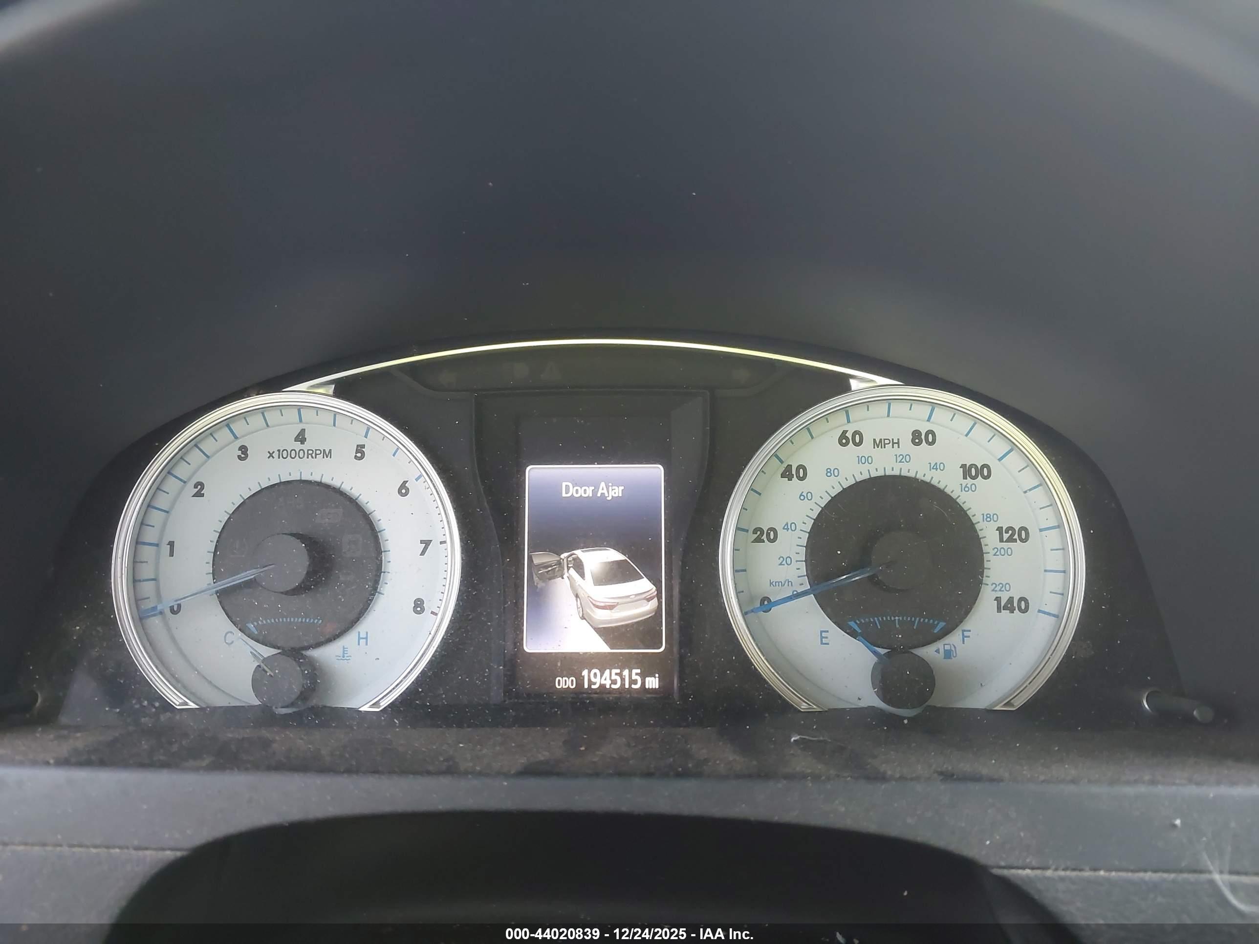 TOYOTA CAMRY image 7