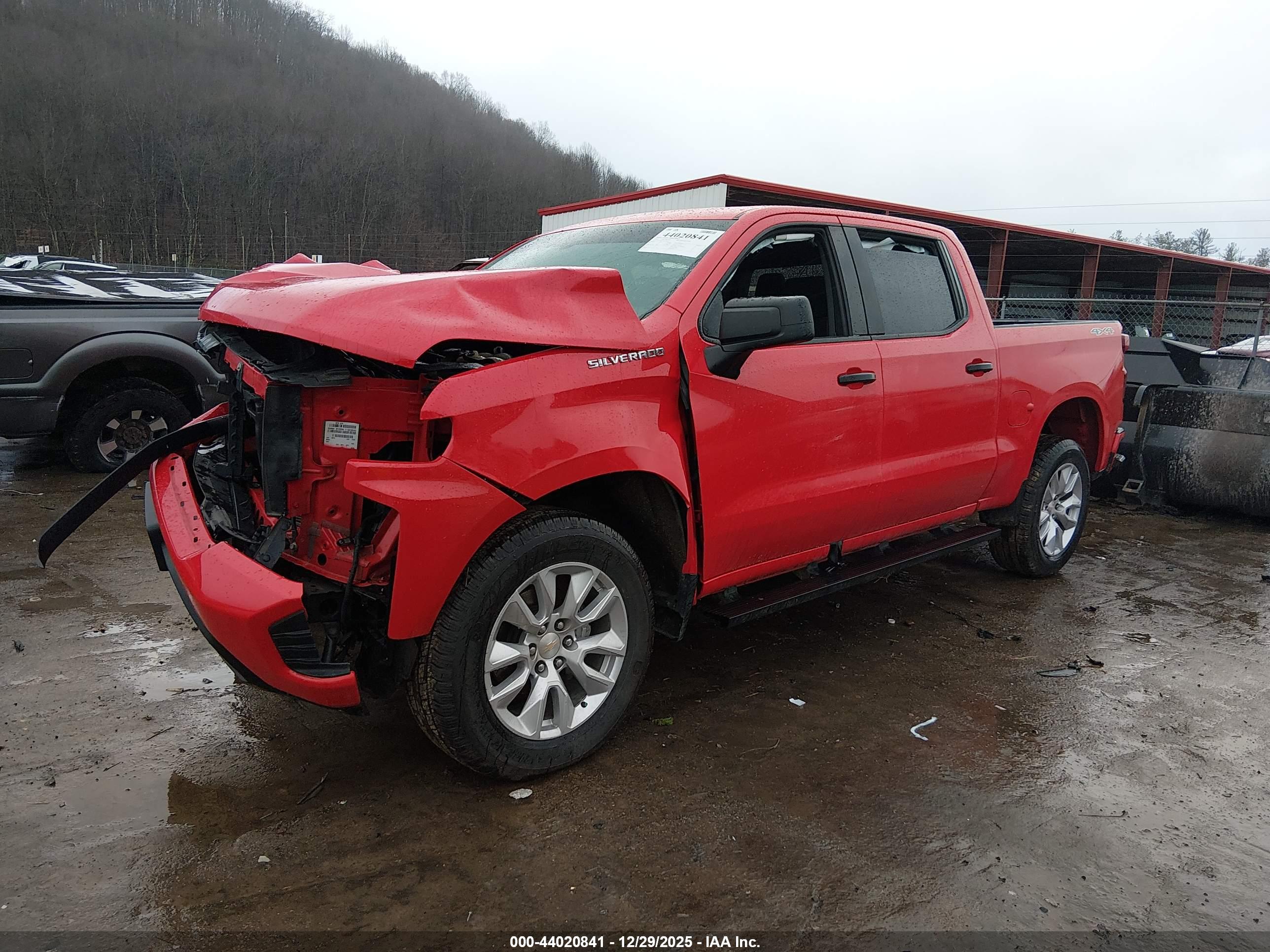 CHEVROLET SILVERADO image 2