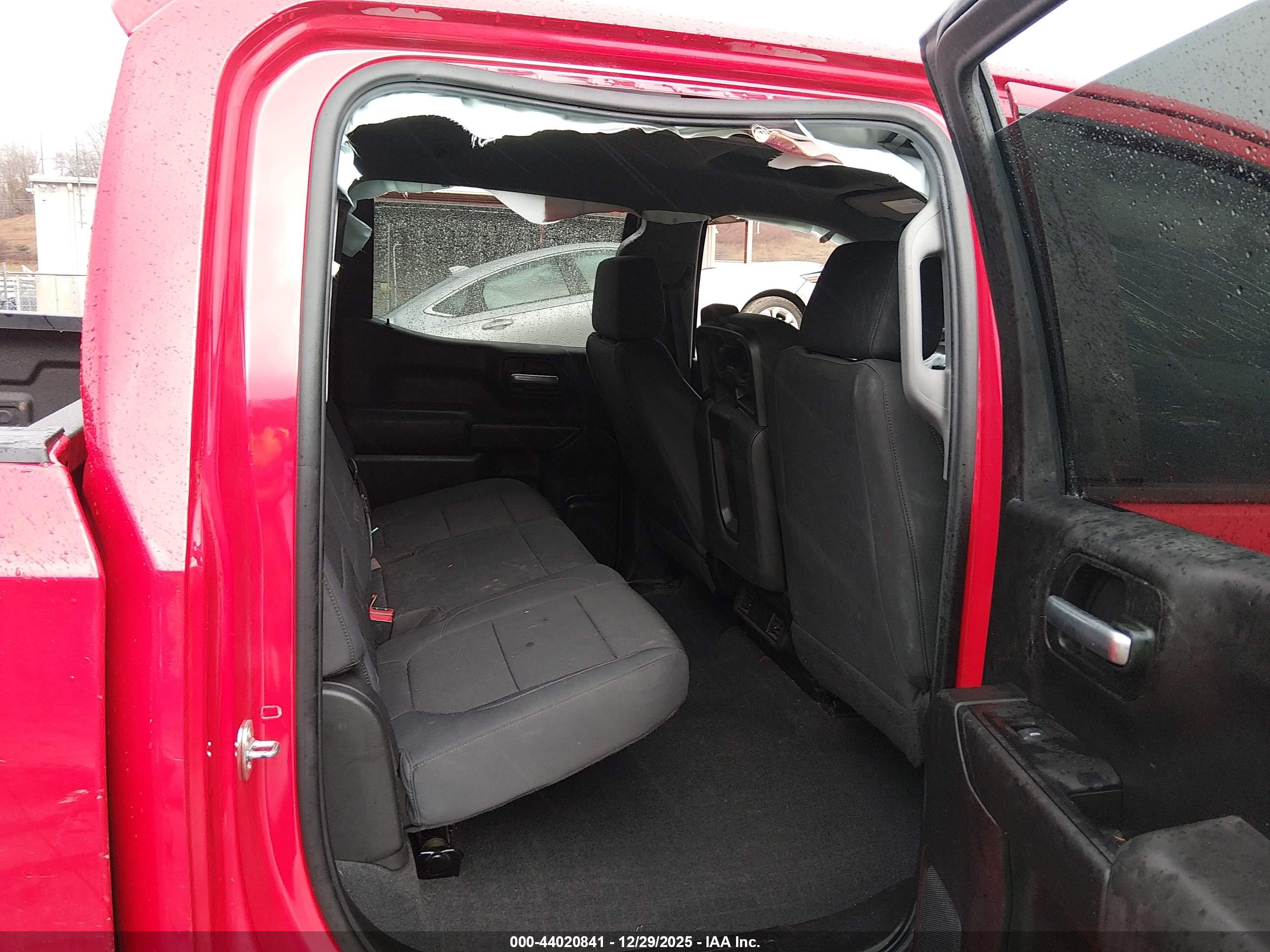 CHEVROLET SILVERADO image 8