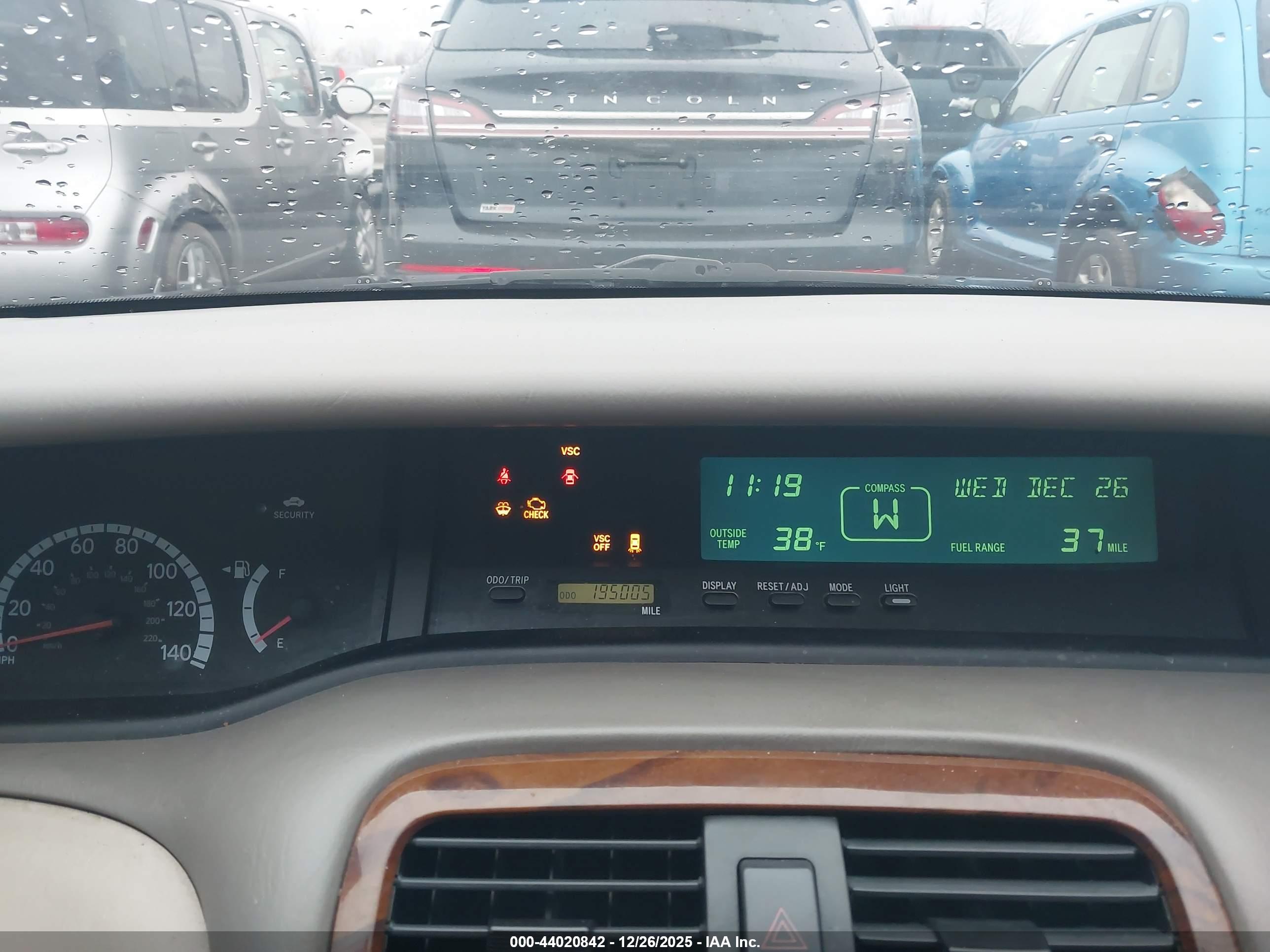 TOYOTA AVALON image 7
