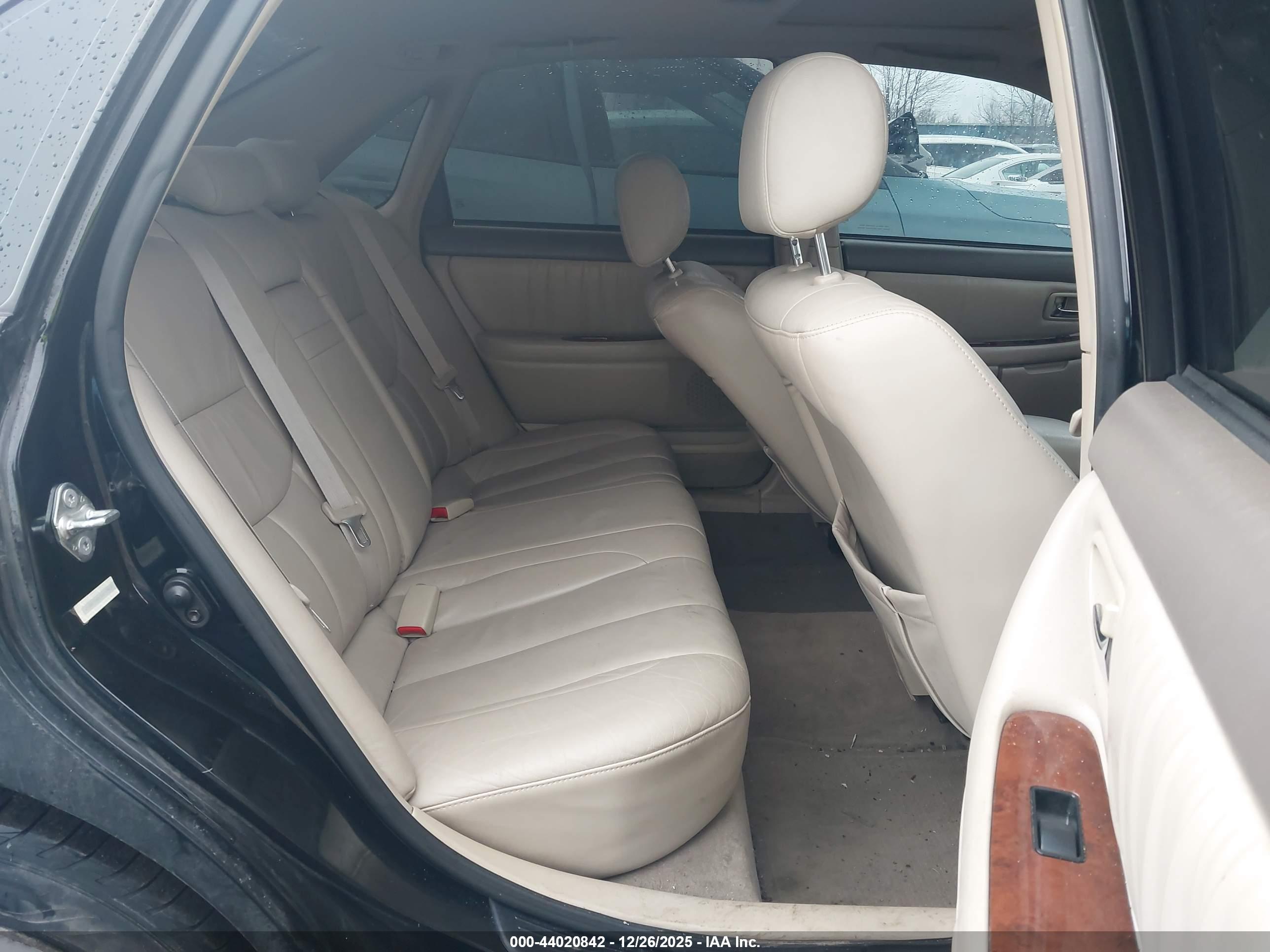TOYOTA AVALON image 8