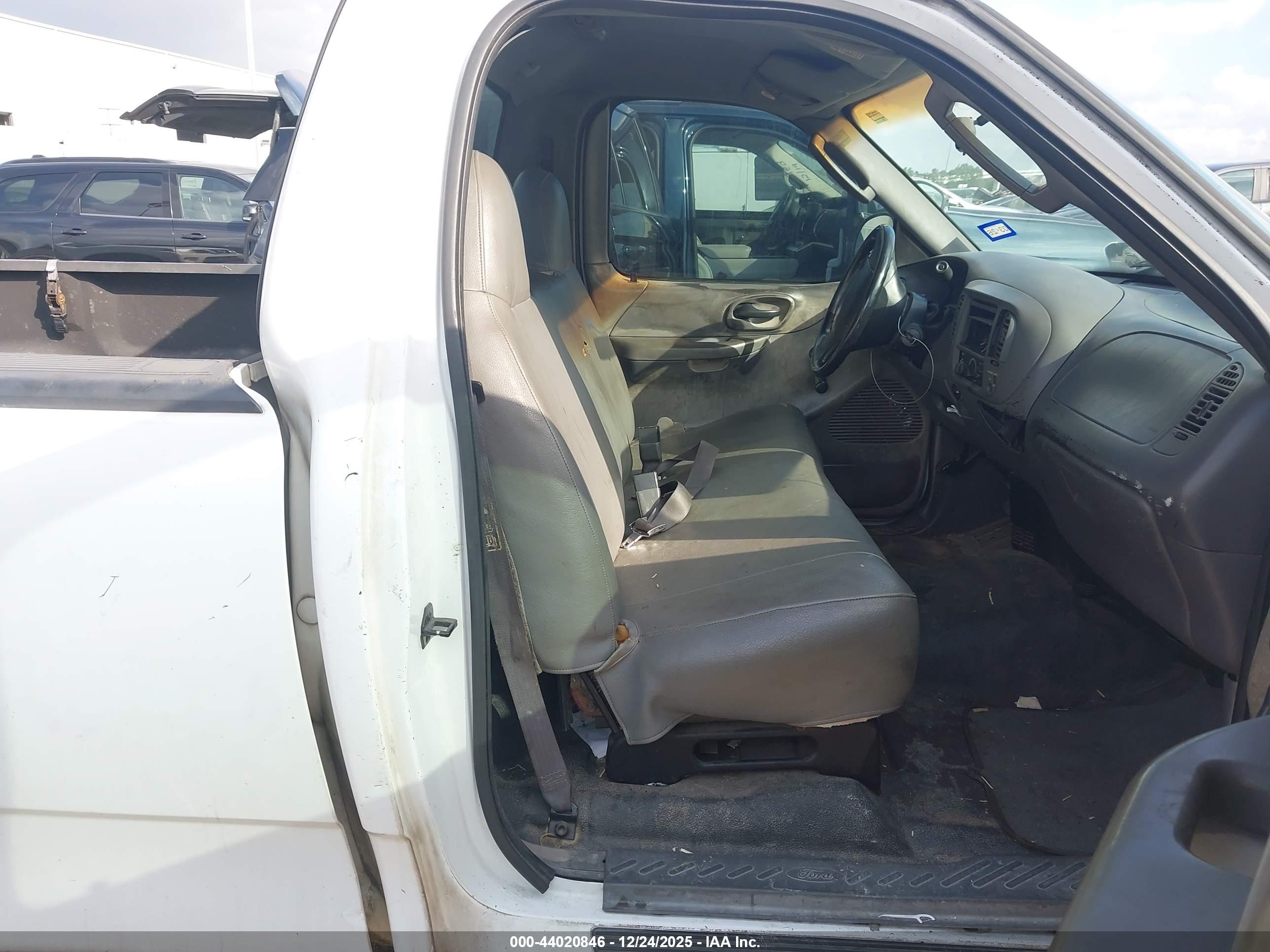 FORD F-150 image 8