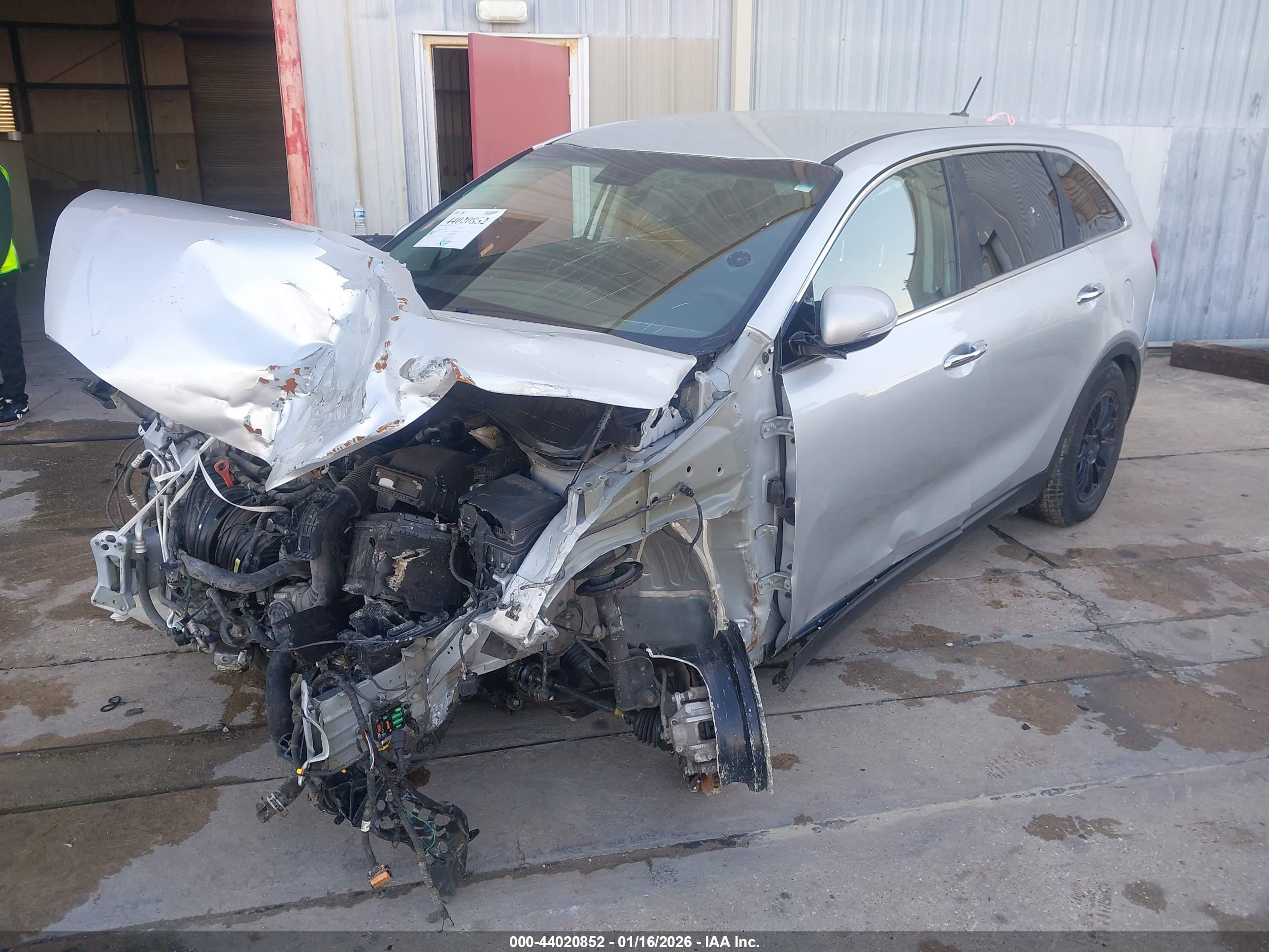 KIA SORENTO image 2