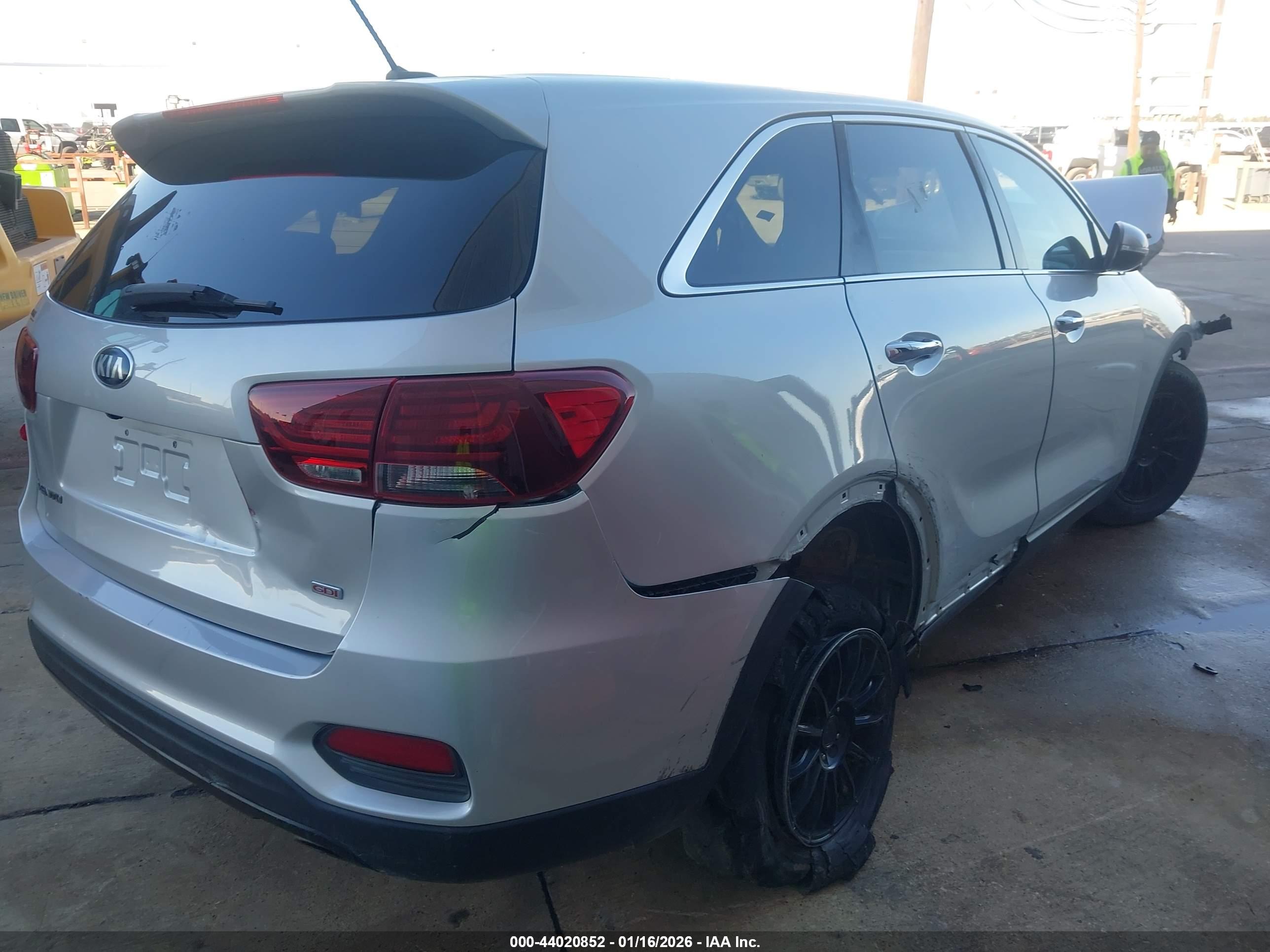 KIA SORENTO image 4