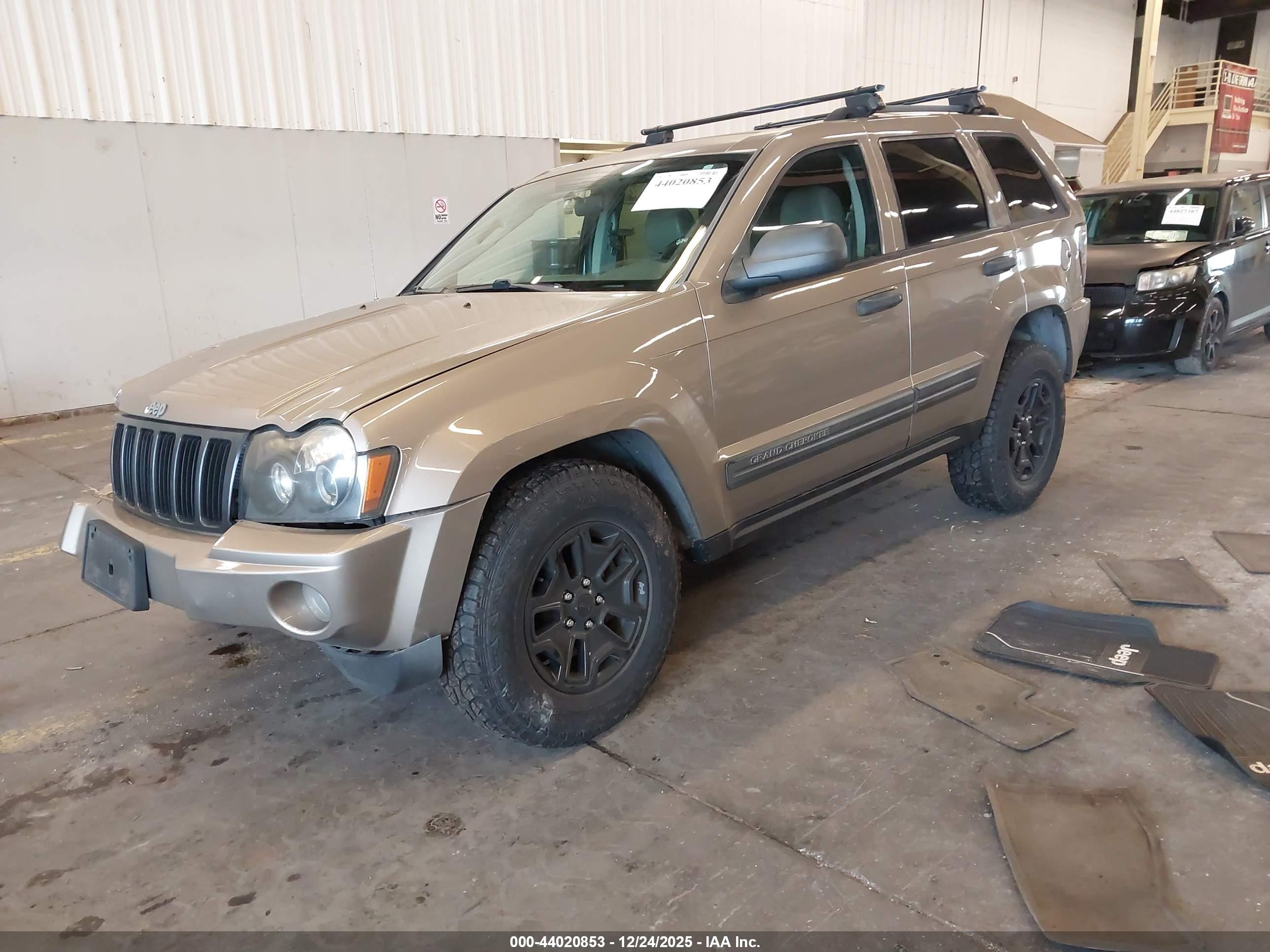 JEEP GRAND image 2