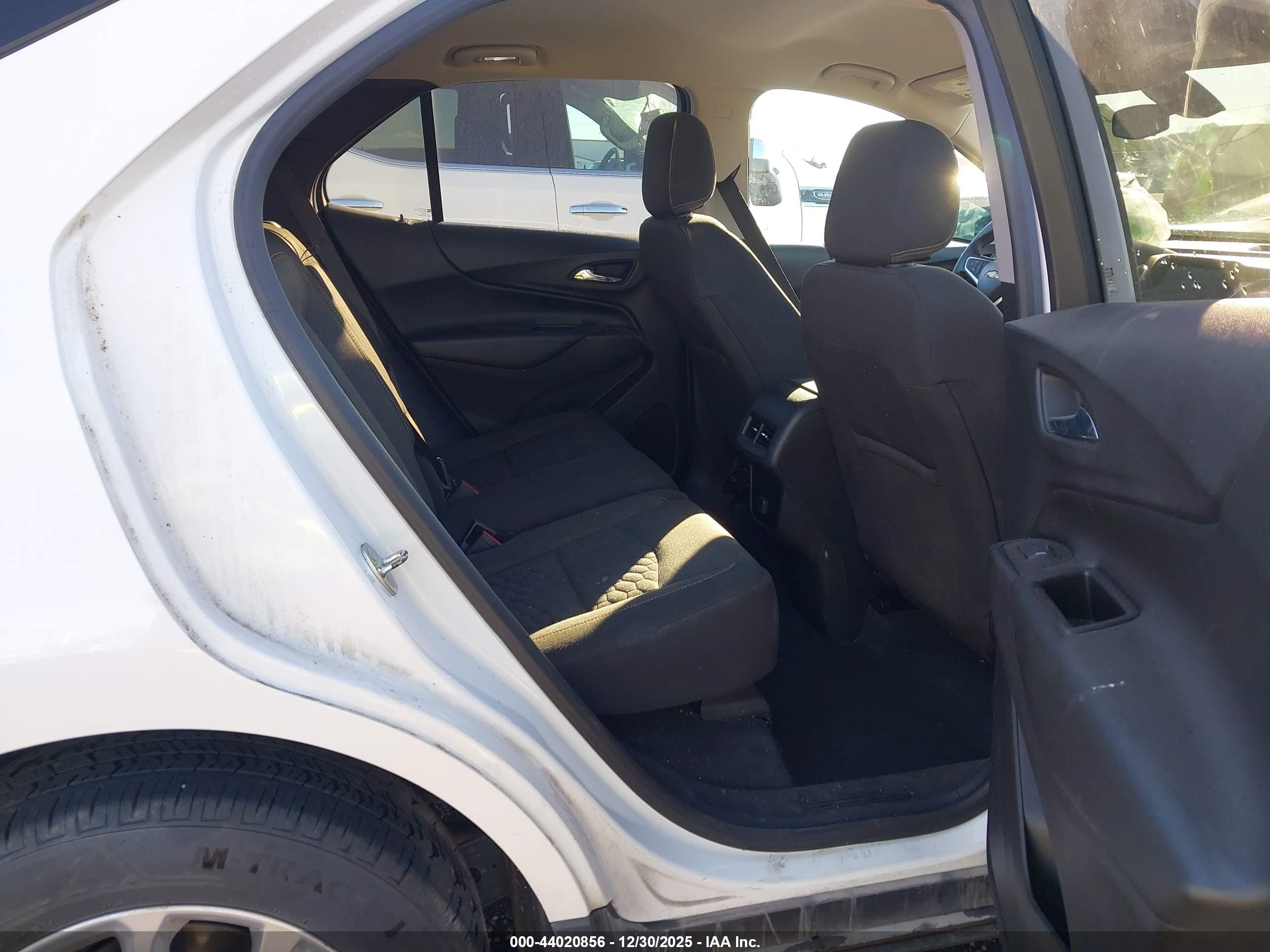 CHEVROLET EQUINOX image 8