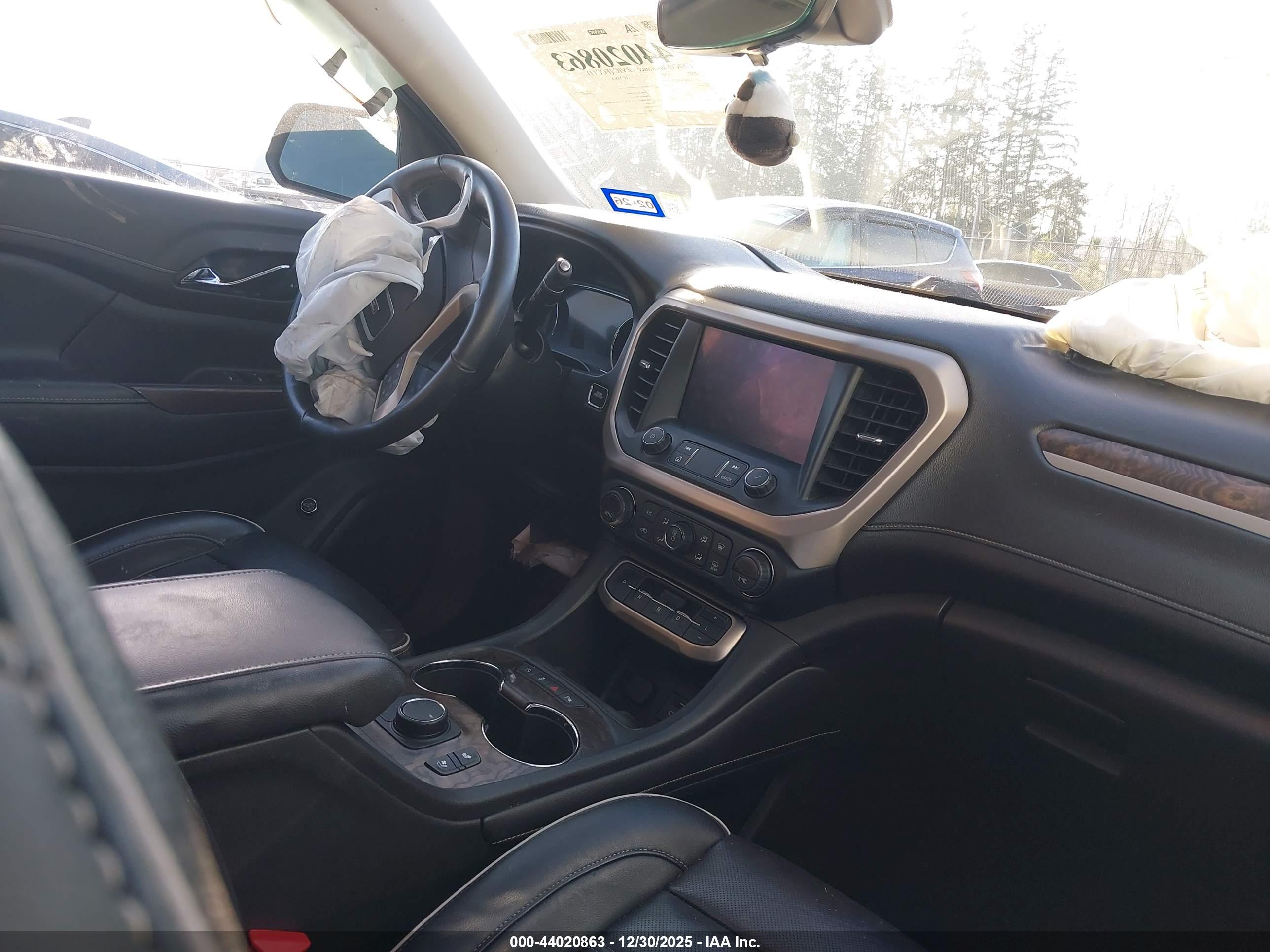 GMC ACADIA image 5